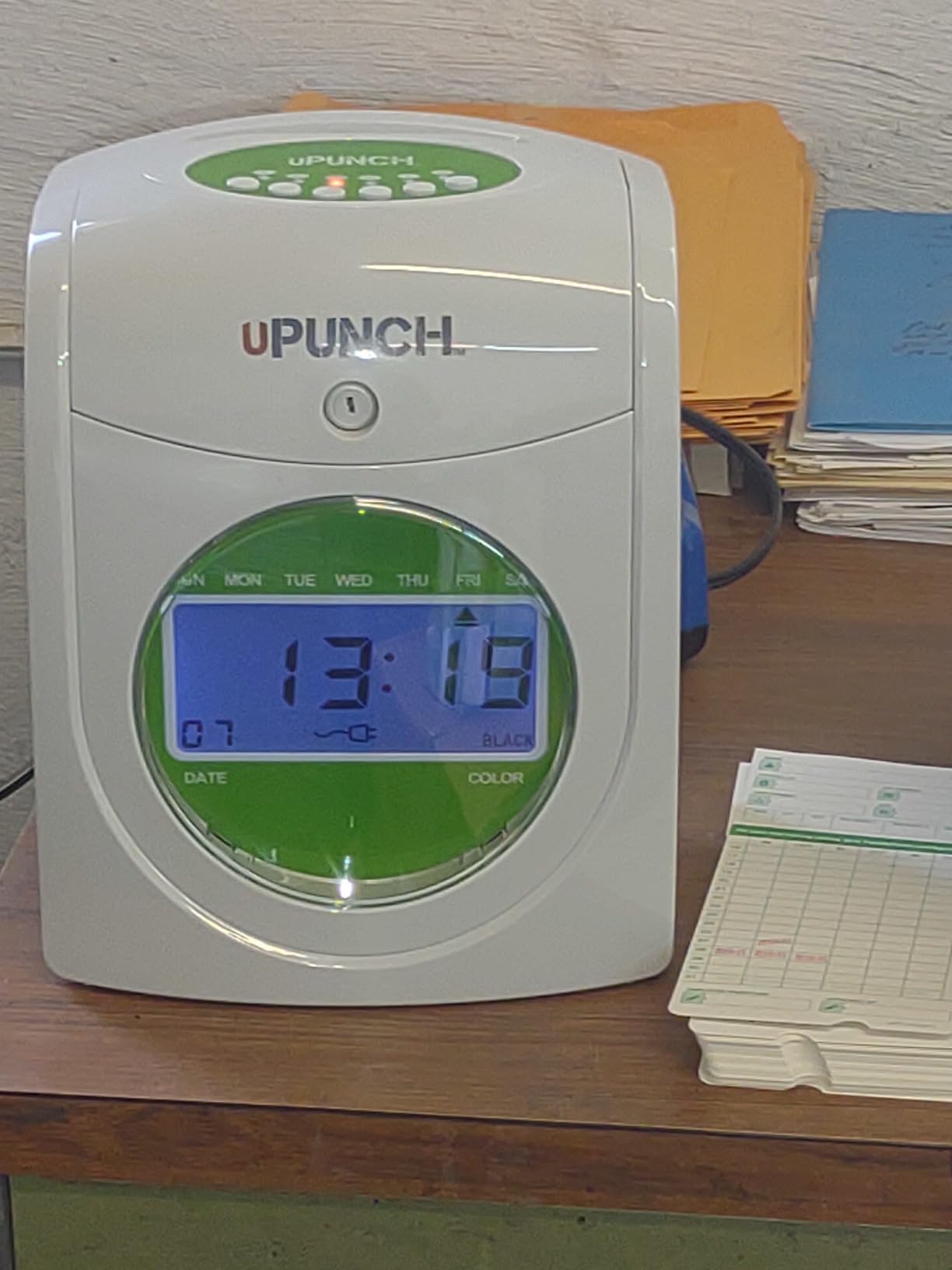 uPunch HN3500 Advanced Time Clock Bundle for Small Business: Complete Employee Time Tracking System with 100 Time Cards, 2 Racks, 2 Ribbons, and 6 Keys customer photo 1