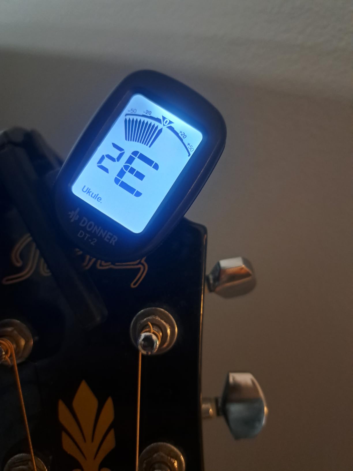 Donner Guitar Tuner Clip on-Accurate Chromatic,Acoustic Guitar Bass Violin Ukulele Tuner DT-2 customer photo 1