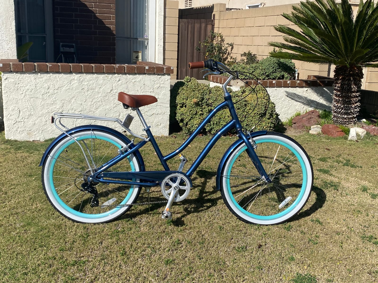sixthreezero EVRYjourney Women's Beach Cruiser Bike, Step-Through Touring Hybrid Bicycle customer photo 2