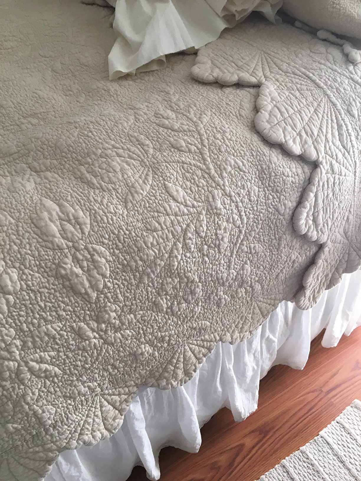 Brandream White Cotton Quilt Set Queen Scalloped Matelasse Coverlet 3PC | 100% Natural Cotton, Floral Vine Matelassé Stitching, Elegant Scalloped Edges, All-Season Comfort, Queen 3 Piece Set customer photo 1