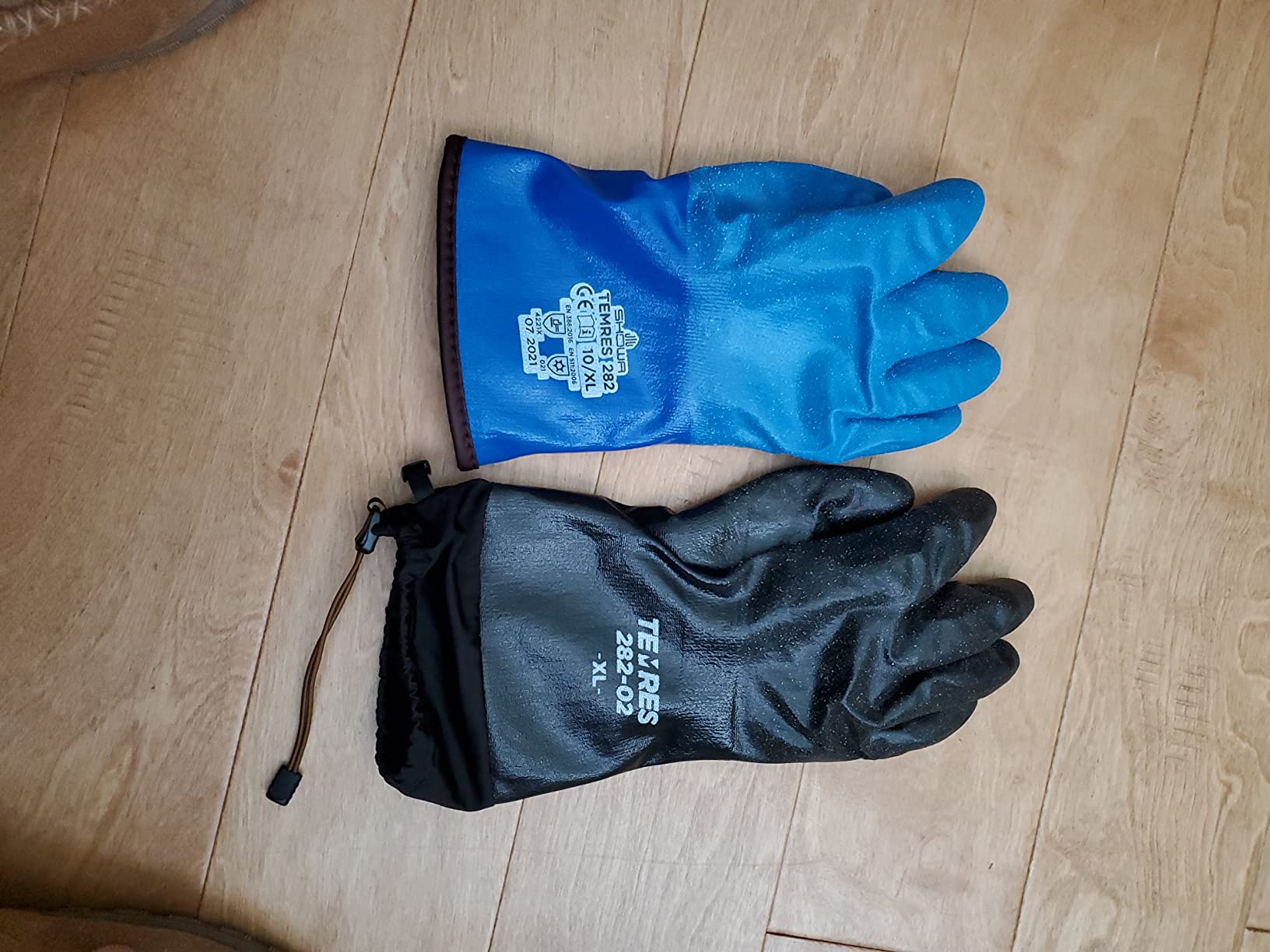 SHOWA TEMRES 282 Waterproof Insulated Winter Work Gloves, Breathable Polyurethane Coating, Thermal Fleece Liner, High-Grip for Hiking, Cold Storage, Ice Fishing, Outdoor Work, Blue, X-Large, 1 pair customer photo 1