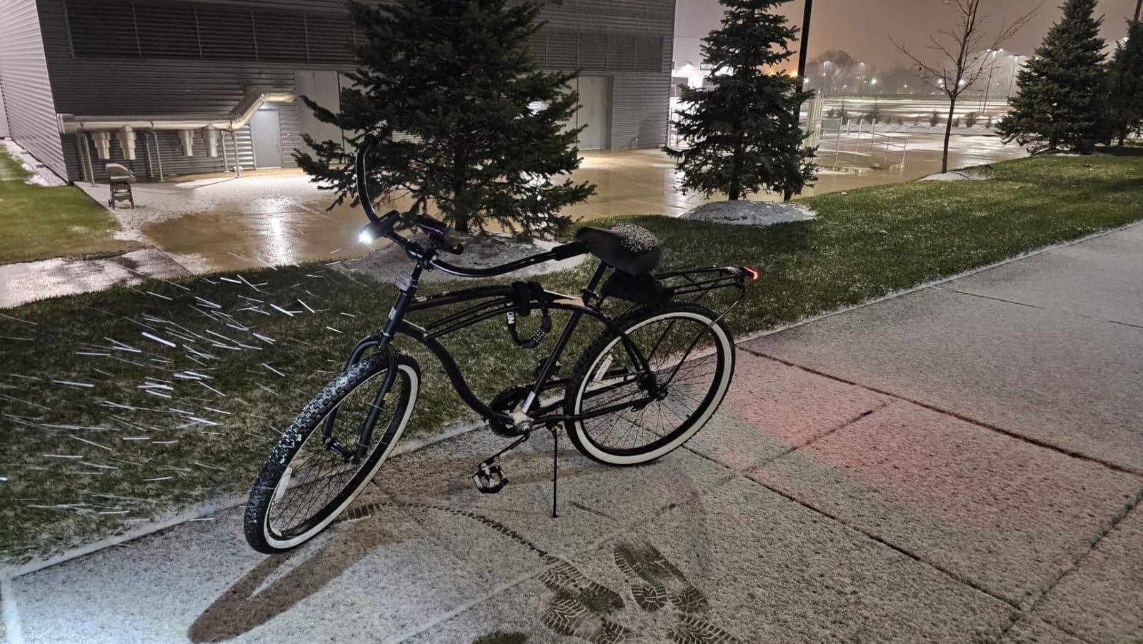 sixthreezero Around The Block Men's Beach Cruiser Bike, Hybrid Bicycle with Rear Rack customer photo 1