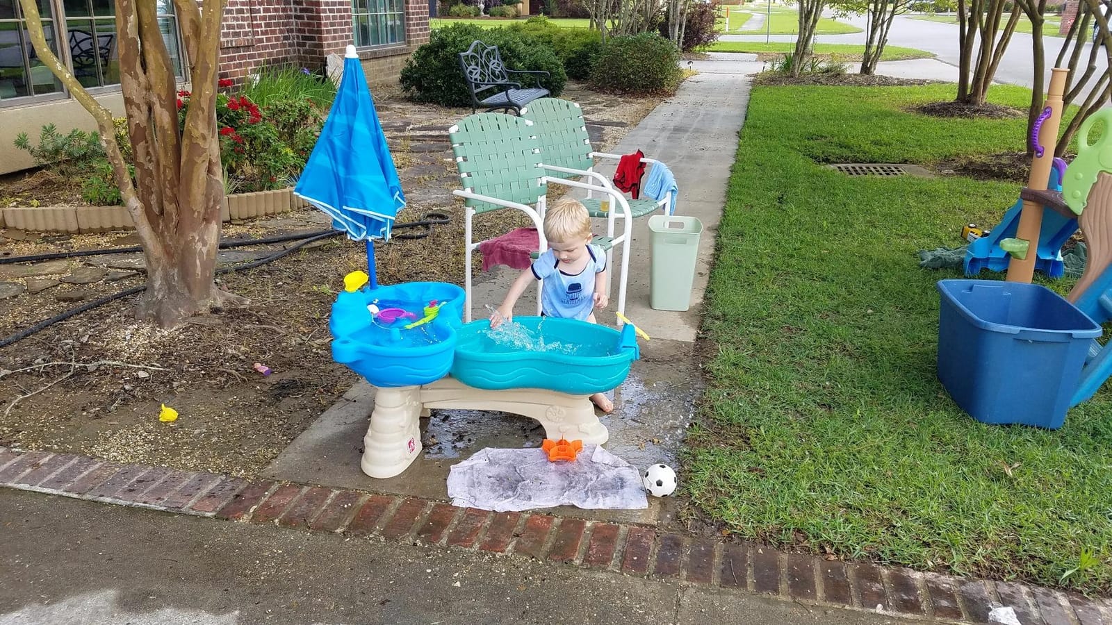 Step2 Spill & Splash Seaway Water Table for Kids, Two-Tier Outdoor Kids Water Sensory Table with Umbrella, Ages 1.5+ Years Old, 11 Piece Water Toy Accessories customer photo 1