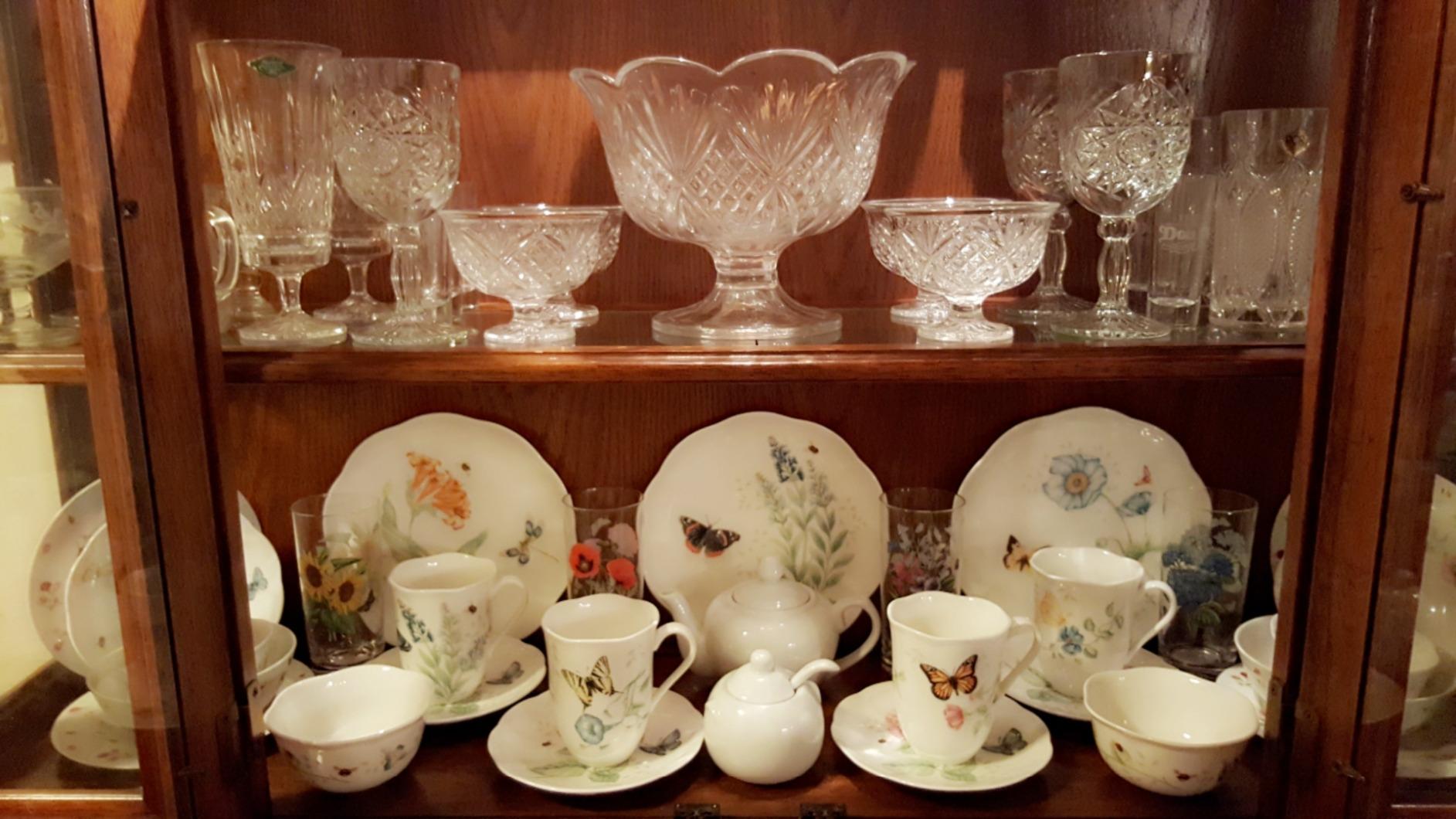 Lenox Butterfly Meadow Porcelain 28-Piece Dinnerware Set for 4, ceramic, dishwasher safe, microwave safe, plates and bowls sets for kitchen and dining customer photo 2