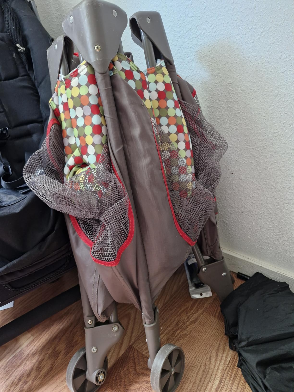 Cosco Funsport Compact Portable Playard, Lightweight, Easy Set up, Foldable Baby Playpen with Carry Bag, Butterfly Twirl customer photo 2