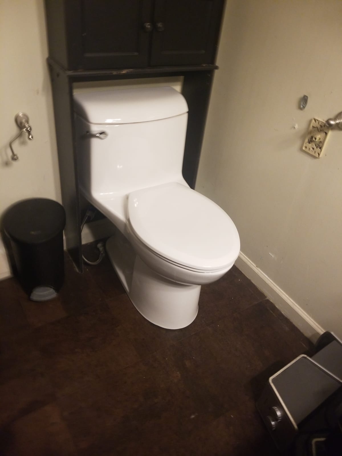 American Standard 2034314.020 Champion 4 One-Piece Toilet with Toilet Seat, Elongated Front, Chair Height, White, 1.6 gpf customer photo 2
