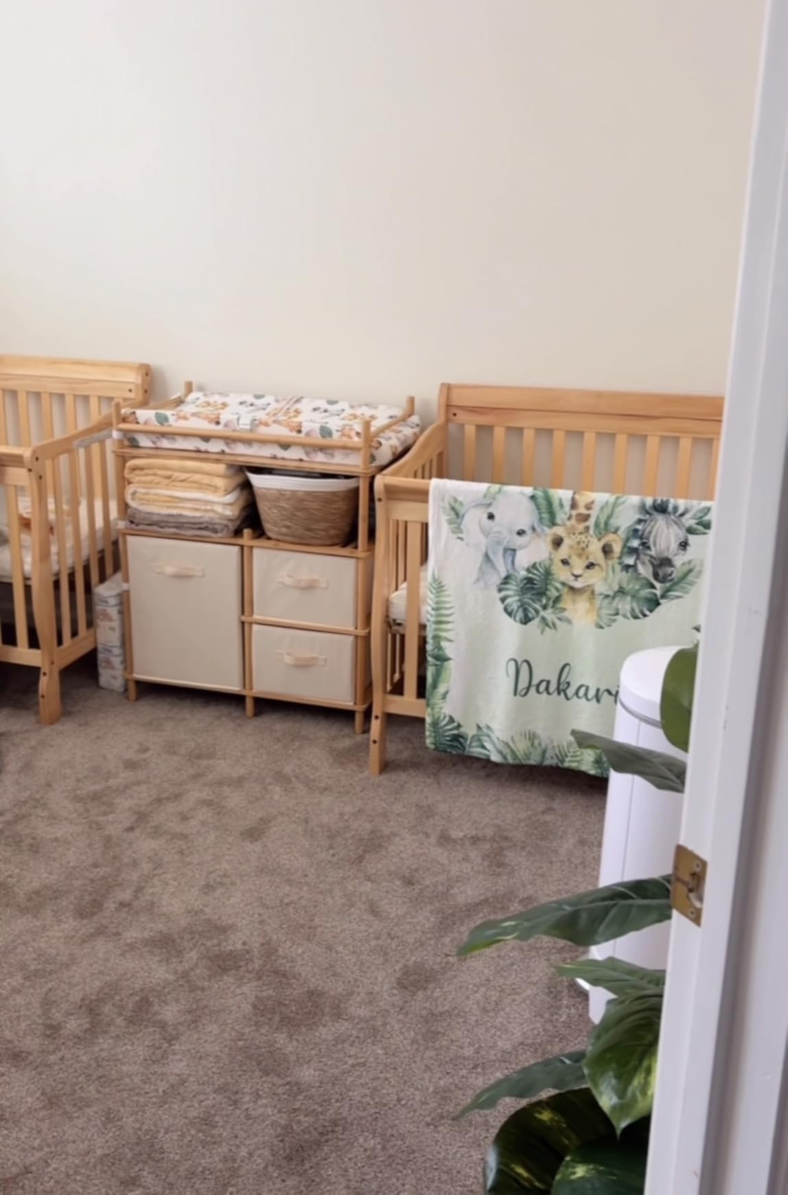 Dream On Me 4-in-1 Mini Baby Crib for Small Spaces, Aden, Grey | GREENGUARD Gold, ASTM/CPSC Compliant, BSA Verified, Converts to Daybed & Twin Bed, 3 Adjustable Heights, New Zealand Pine customer photo 2