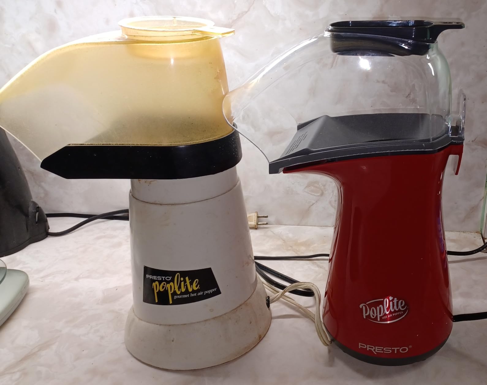 Presto 04863 PopLite Hot Air Popcorn Popper customer photo 1