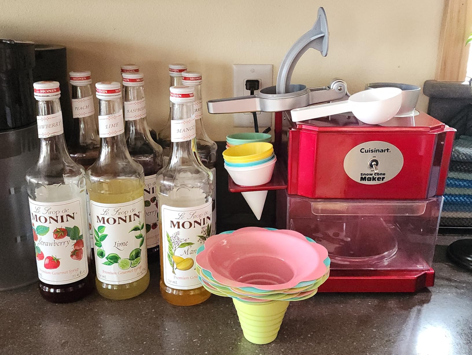 Cuisinart Snow Cone Machine, 90W Motor & Interlock Safety, 4 Reusable Cones | Snow cone maker & slushie machine with 4 reusable cones, compact design & auto-shutoff, 4-5 cones in under a minute, SCM-10P1 customer photo 2