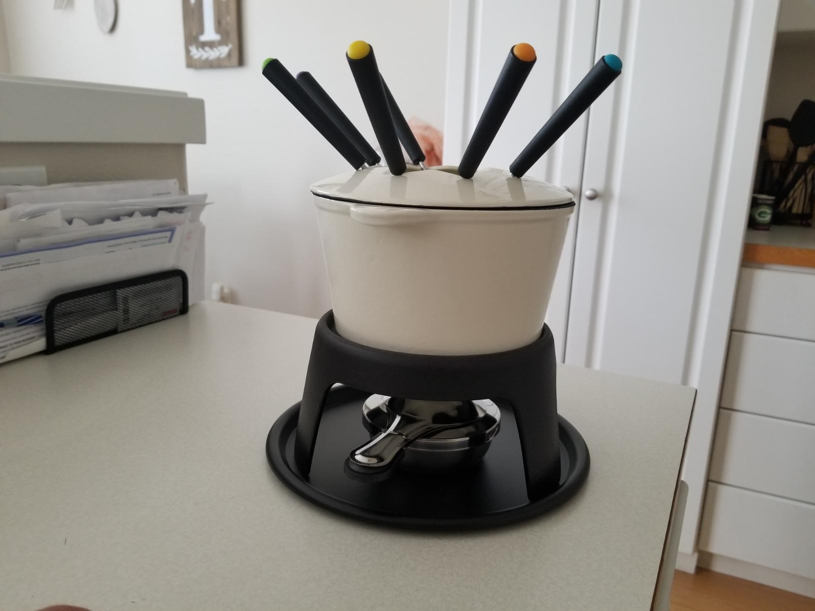 Artestia Cast Iron Fondue Pot Set for Chocolate Cheese | Swiss Fondue Set for Meat with 6 Fondue Forks, Cheese Camping Fondue Set Serve 6 Persons (White) customer photo 1