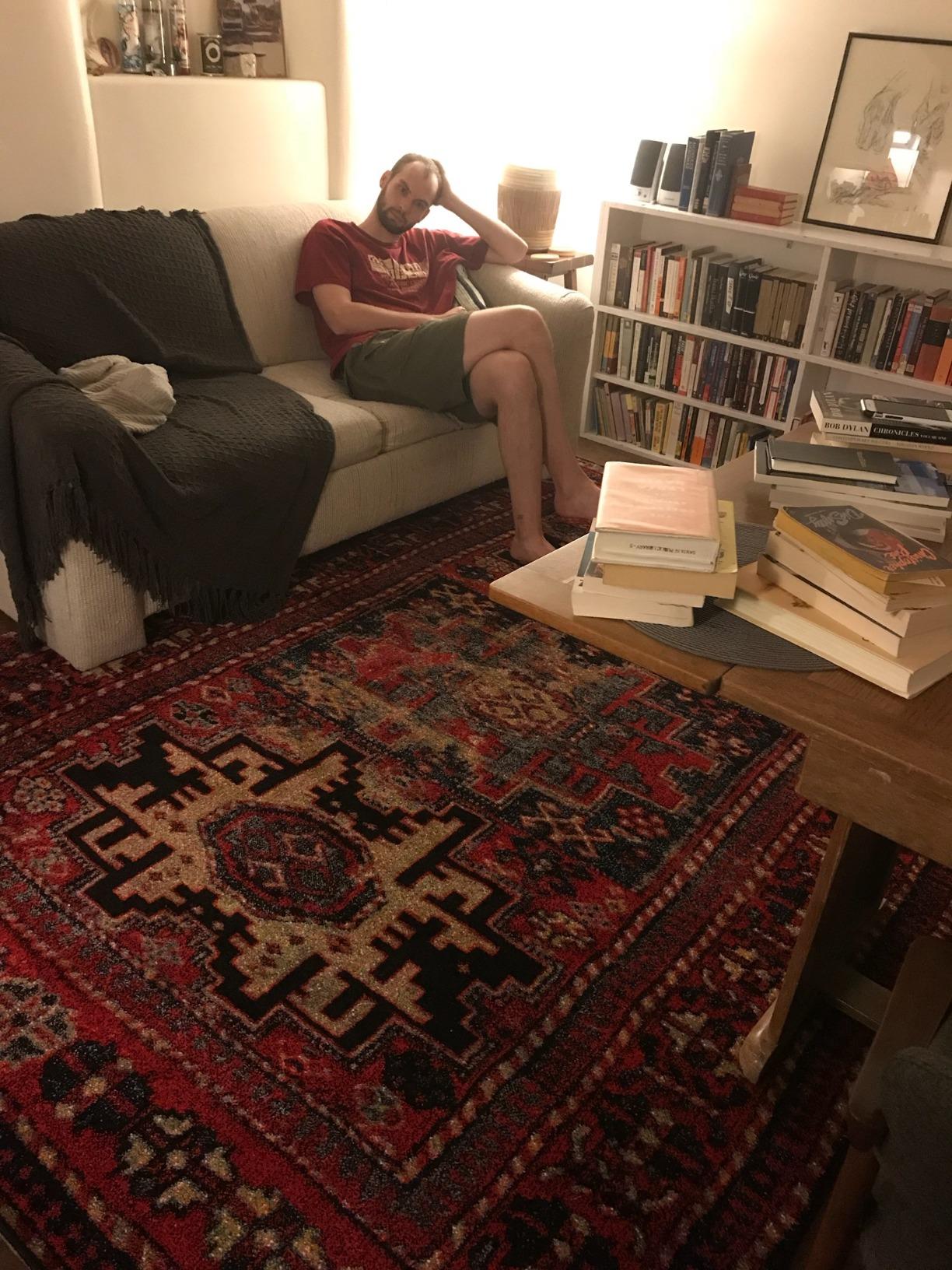 SAFAVIEH Vintage Hamadan Collection Accent Rug - 4' x 6', Red & Multi, Oriental Persian Design, Non-Shedding & Easy Care, Ideal for High Traffic Areas in Entryway, Living Room, Bedroom (VTH213A) customer photo 1