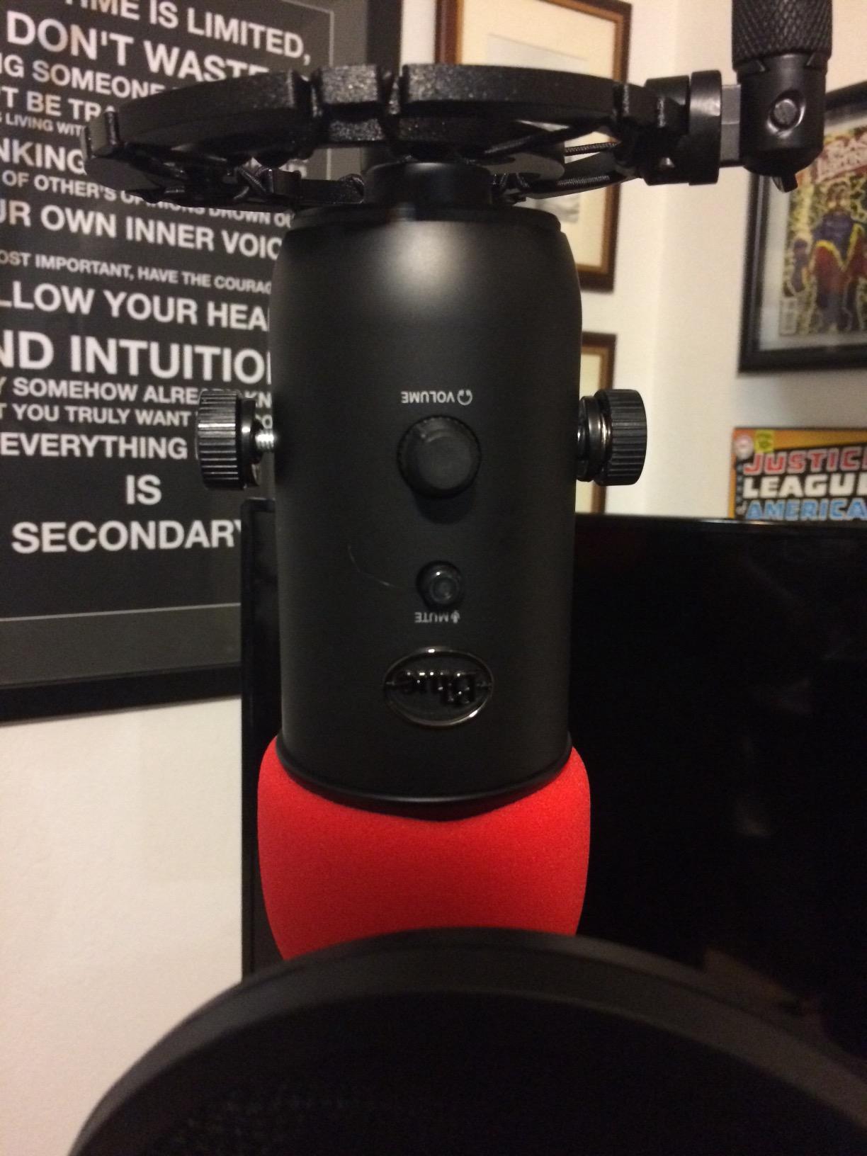 Logitech Creators Blue Yeti USB Microphone for PC, Mac, Gaming, Streaming, Podcasting, Studio and Computer Condenser Mic with Blue VO!CE Effects, 4 Pickup Patterns, Plug and Play - Midnight Blue customer photo 1