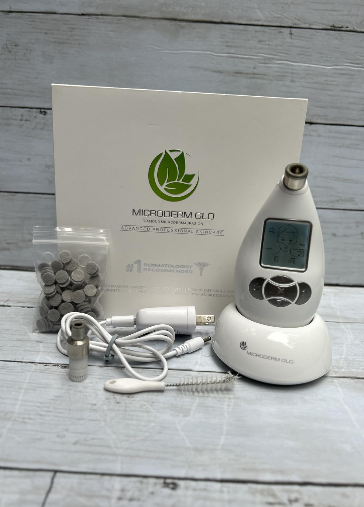 Microderm GLO Diamond Microdermabrasion Machine - Best Gift for Women - Dermabrasion & Anti Aging Wrinkle Skincare customer photo 1