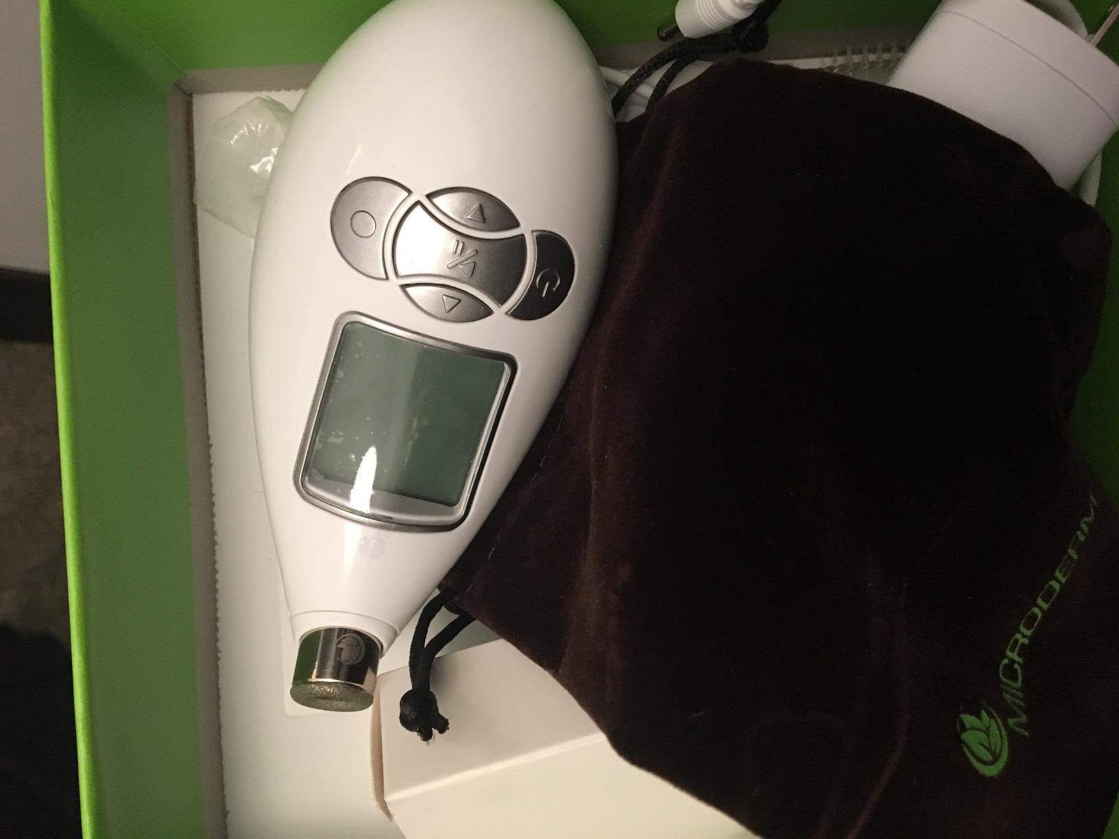 Microderm GLO Diamond Microdermabrasion Machine - Best Gift for Women - Dermabrasion & Anti Aging Wrinkle Skincare customer photo 2