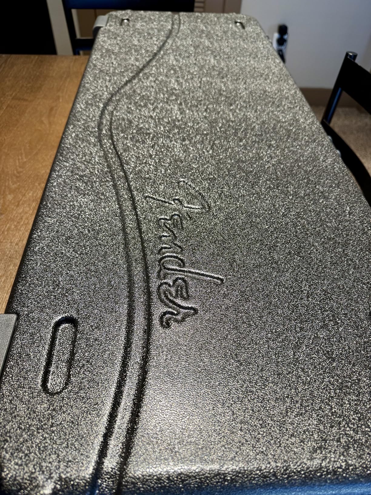 Fender Deluxe Molded Guitar Case for Stratocaster and Telecaster Electric Guitars, Military-Grade ABS Hard Shell with TSA Lock, Custom Foam Interior, Protective Travel Case, Black customer photo 1
