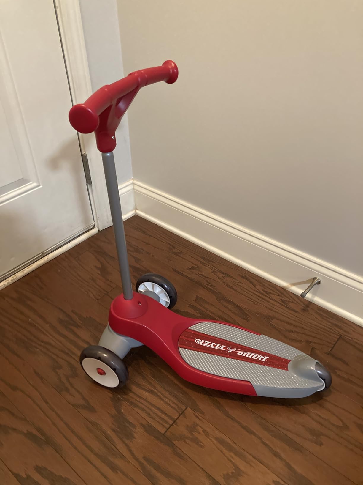 Radio Flyer My 1st Scooter, For Kids 2-5 Years Old, Red | Extra Wide Base for Balance, 2 Front Wheels for Added Stability, Easy to Use Foot Brake (Amazon Exclusive) customer photo 2