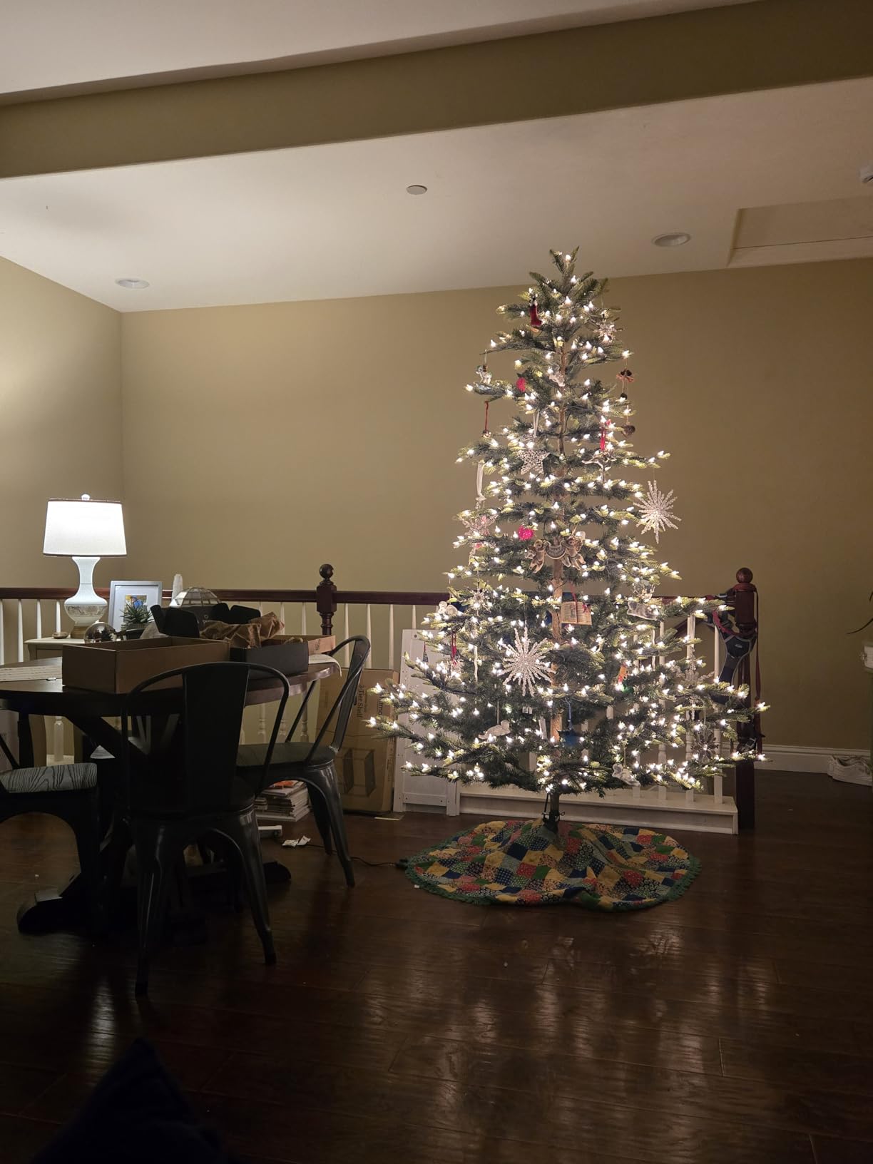 Puleo International 7.5ft Pre-Lit Aspen Fir Artificial Christmas Tree with 700 Clear Lights, 1319 Realistic Dense Branch Tips, Easy Setup Artificial Trees with Sturdy Metal Stand customer photo 2