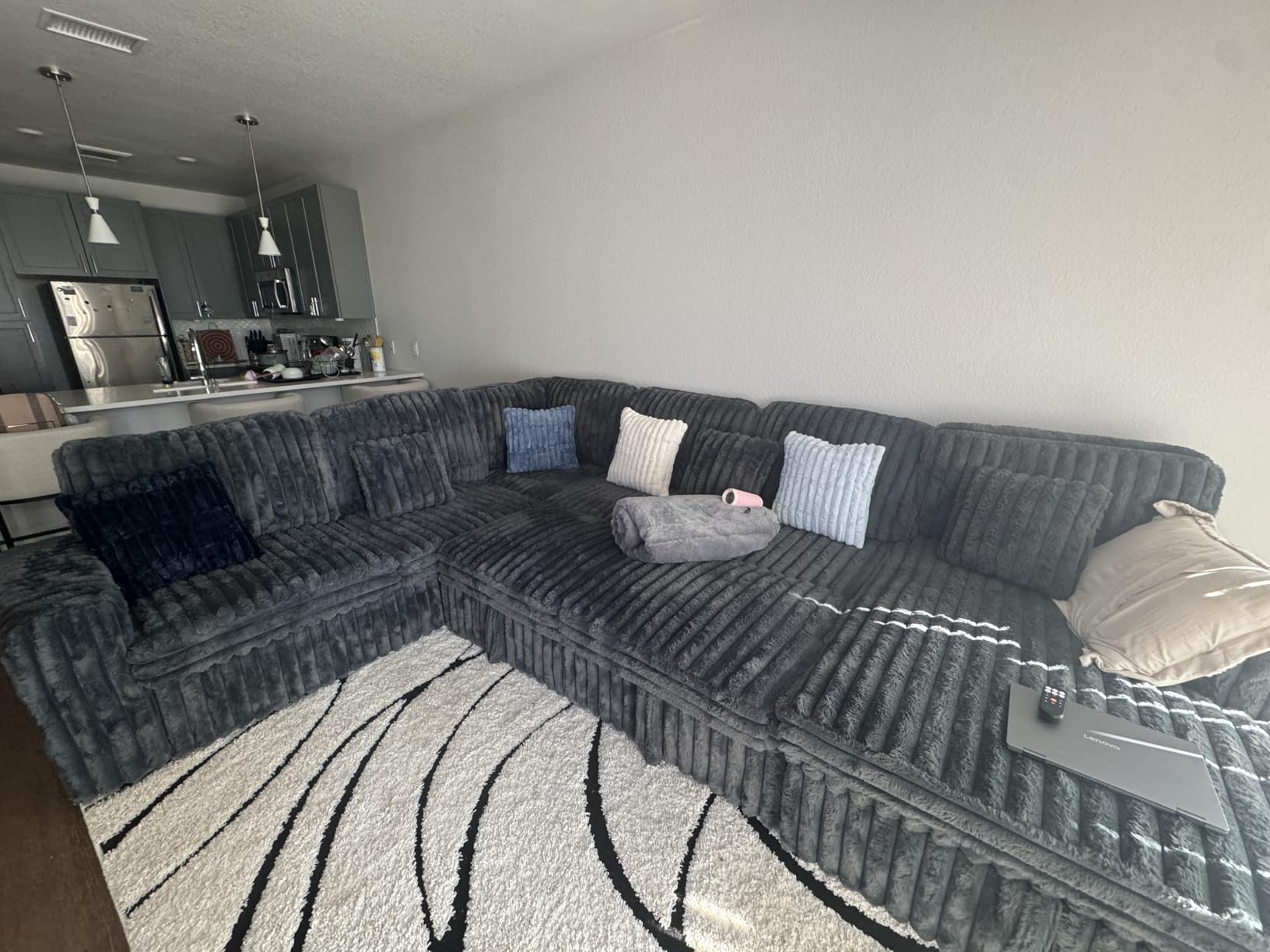 SAFAVIEH Florida Shag Collection Area Rug - 6' x 9', Creme & Creme, Non-Shedding & Easy Care, 1.2-inch Thick Ideal for High Traffic Areas in Living Room, Bedroom (SG471-1111) customer photo 1