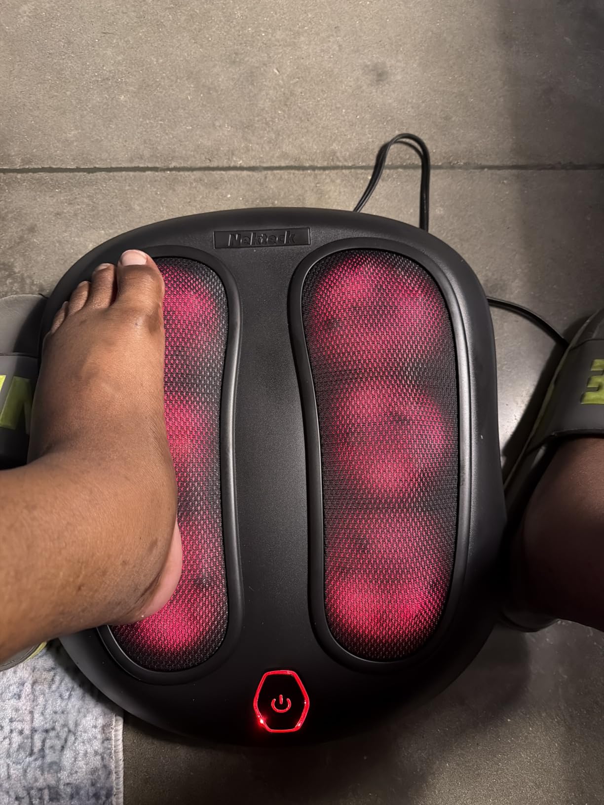 Nekteck Foot Massager with Heat, Shiatsu Heated Electric Kneading Foot Massager Machine for Neuropathy, Plantar Fasciitis, Feet Massage for Pain Relief, Circulation, Ideal Gifts for Man Woman Her Him customer photo 2