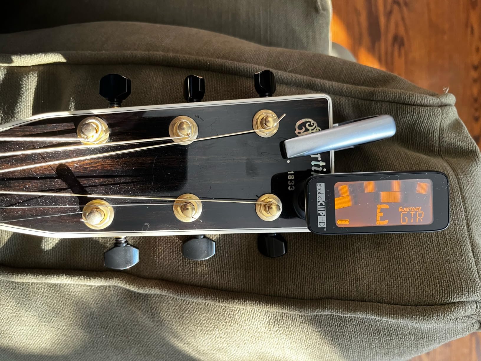 Peterson StroboClip HD Clip-On Guitar Tuner, ±0.1 Cent Accuracy for Acoustic, Electric, Bass, Violin, Ukulele customer photo 2