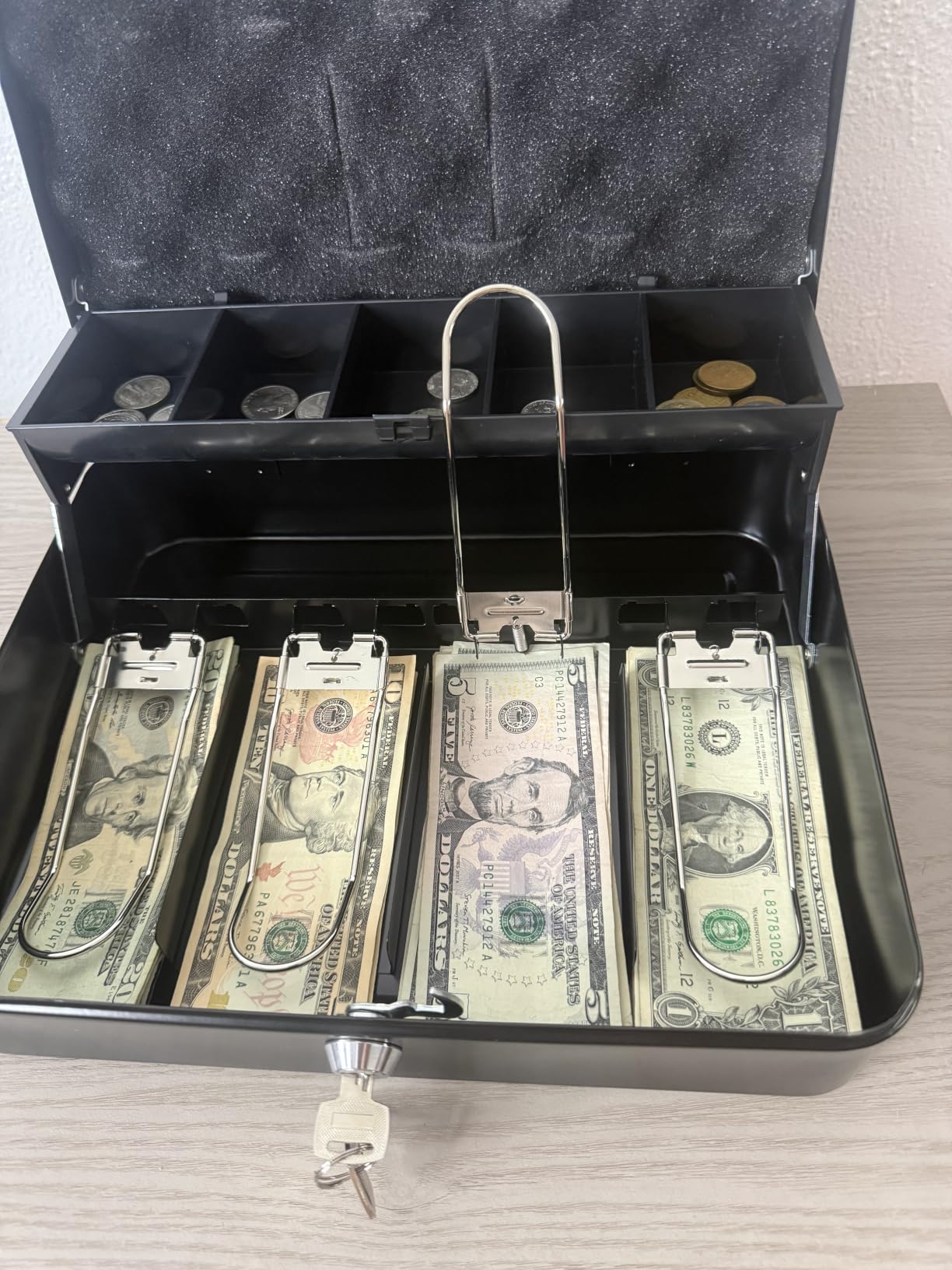 Jssmst Cash Box with Key Lock - 0.9mm Thick Metal Money Box for Garage Sales, Yard Sales and Petty Cash, Portable Cash Drawer with Coin Tray & Spill-Proof Foam Coin Cover, 4 No-Pinch Bill Clips, 11.8'' customer photo 1