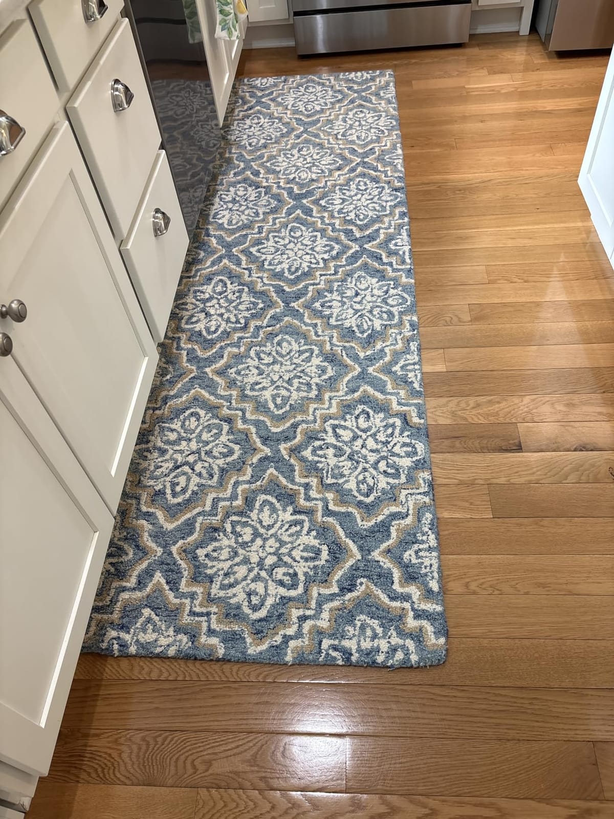 SAFAVIEH Abstract Collection Area Rug - 6' x 9', Blue & Grey, Handmade Wool, Ideal for High Traffic Areas in Living Room, Bedroom (ABT201A) customer photo 1