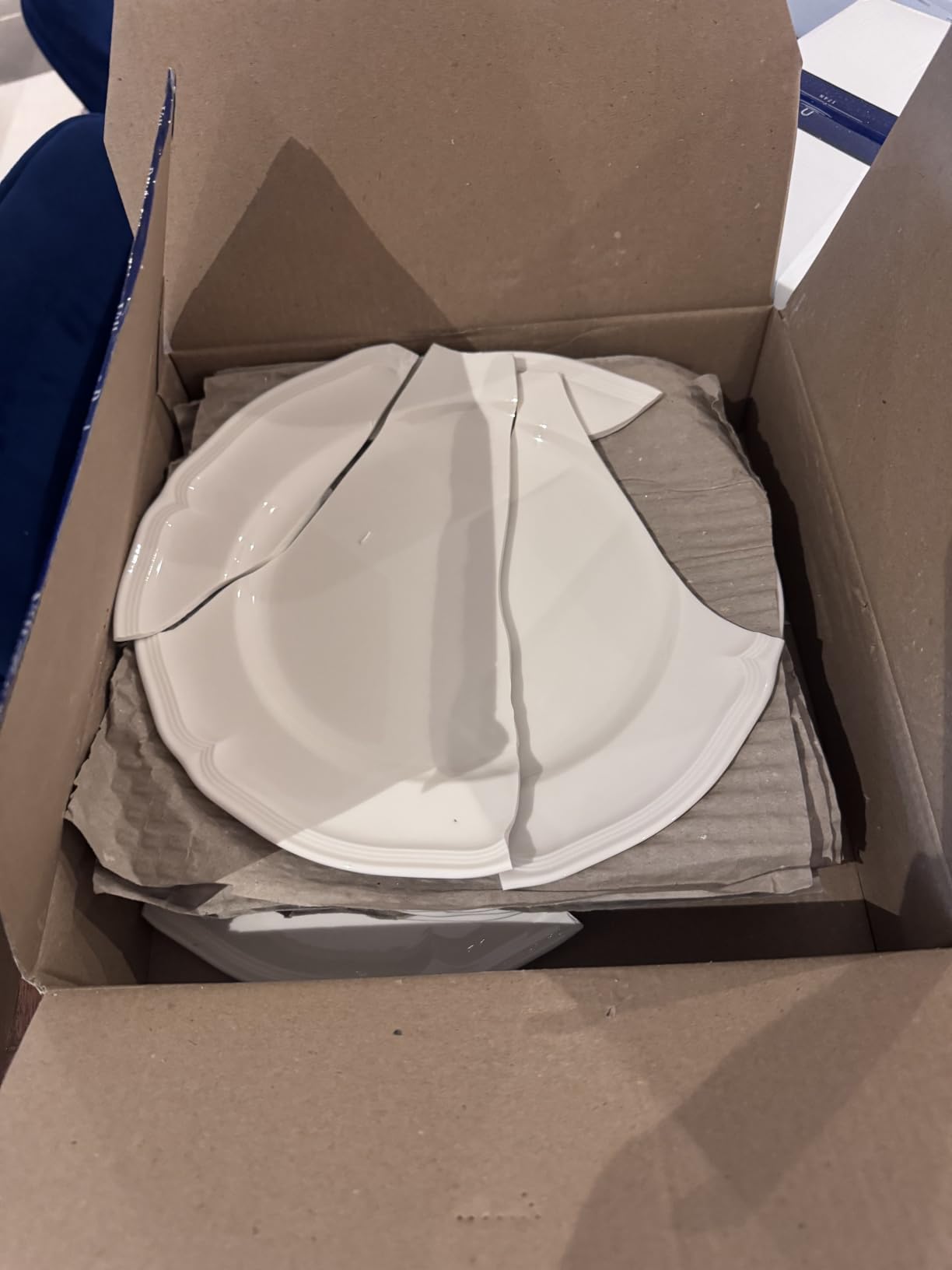 Villeroy & Boch Manoir 18 Piece Dinnerware Set, Creamy White | Porcelain Dinnerware Set Made in Germany, Set for Six customer photo 2