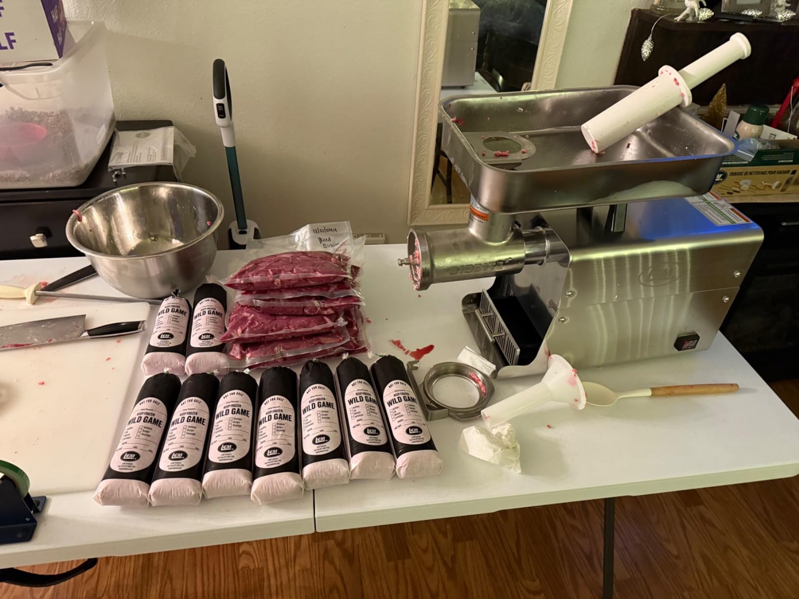 LEM Products BigBite #32 Meat Grinder, Electric Meat Grinder | For Professional and Home Use, Heavy-Duty Food Processor for Grinding and Sausage Stuffing, 1.5 HP, Stainless Steel customer photo 1