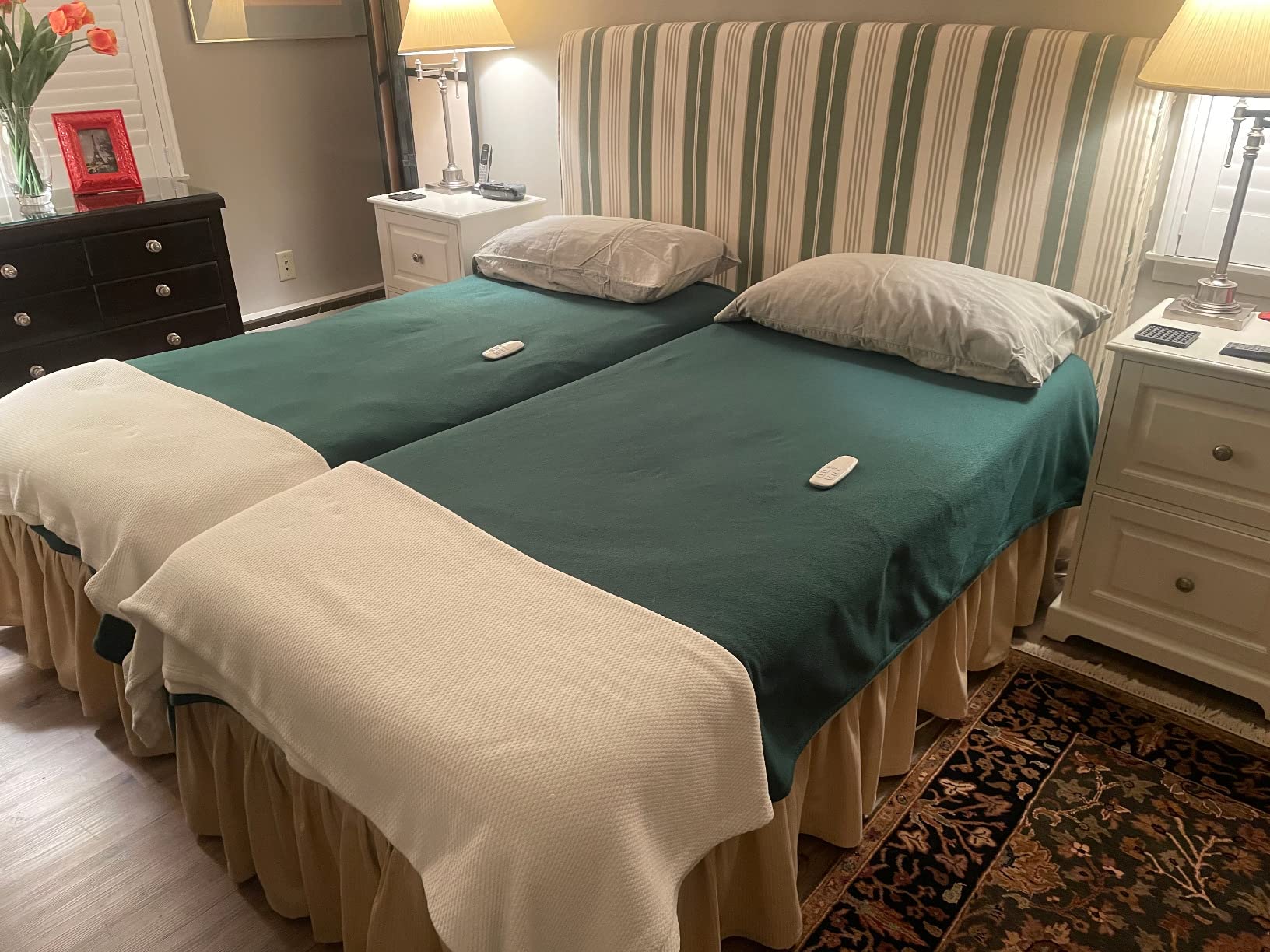 Lucid L300 Adjustable Bed Frame - USB - Memory Position - Remote, Queen customer photo 2