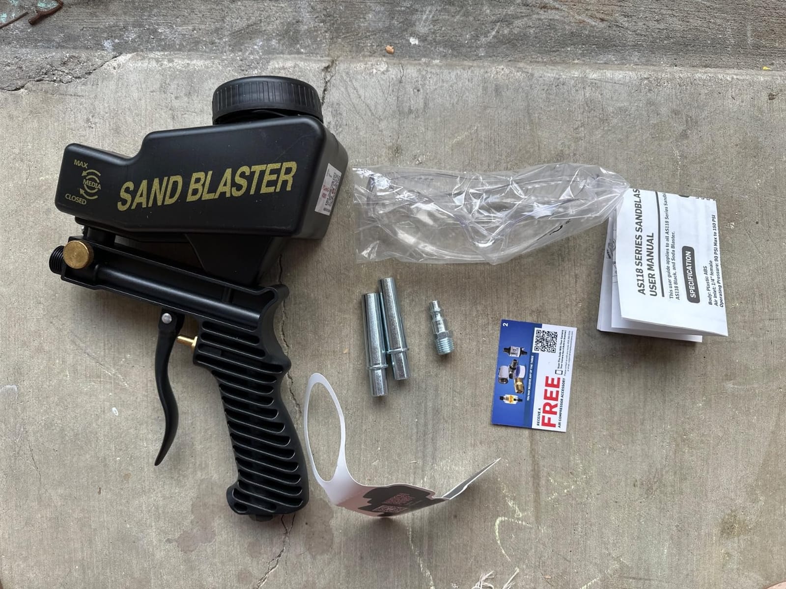 LE LEMATEC Portable Sand Blaster Gun Kit, Pneumatic Tool for Rust Removal | Glass etching, paint stripping, surface prep, deburring, steel nozzle, gravity feed, 90 PSI, model AS118 customer photo 2