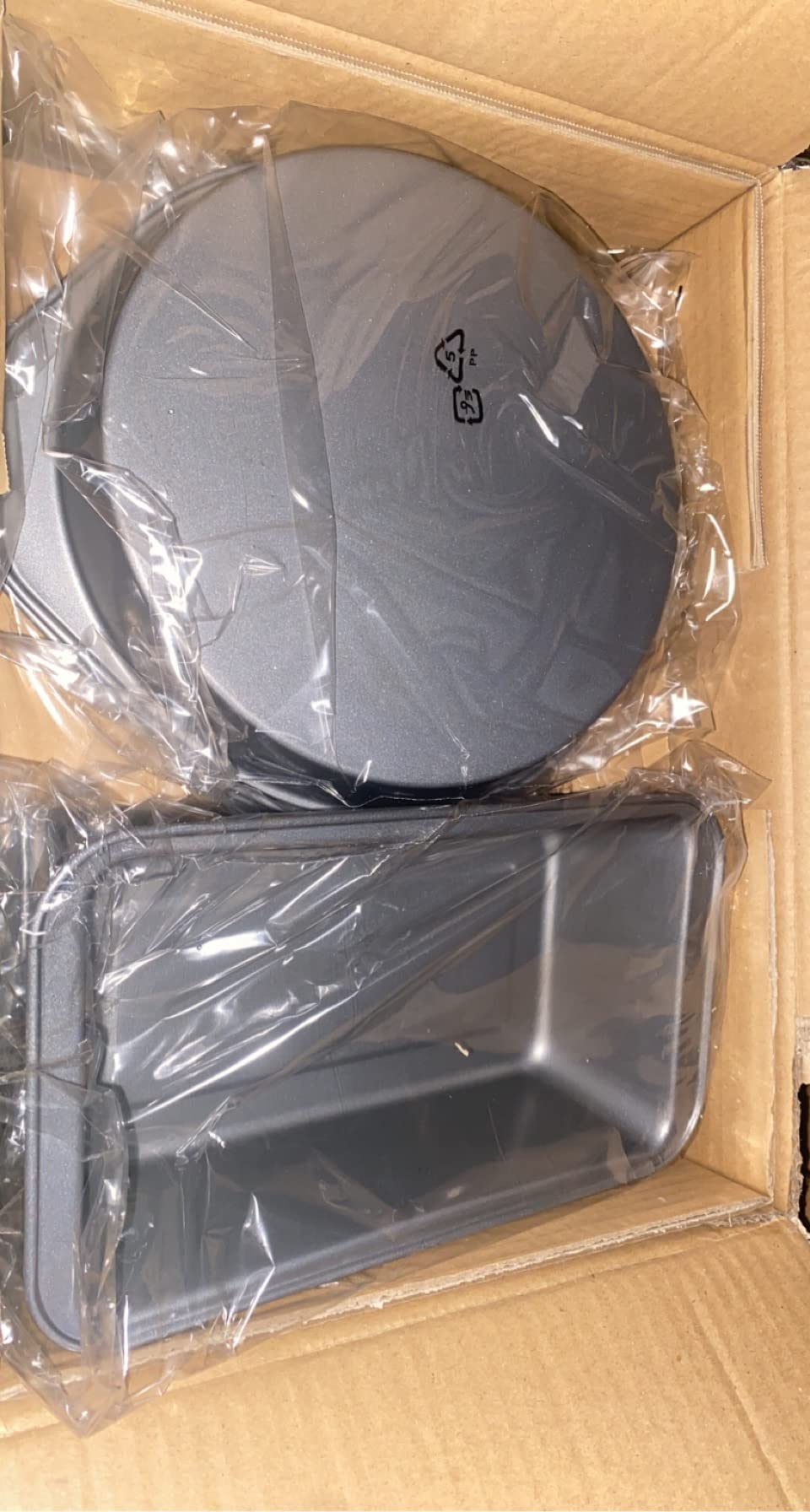Amazon Basics 6 Piece Nonstick Carbon Steel Bakeware Set with Cake, Muffin, Cookie, and Loaf Pans, Easy Release, Oven Safe customer photo 1