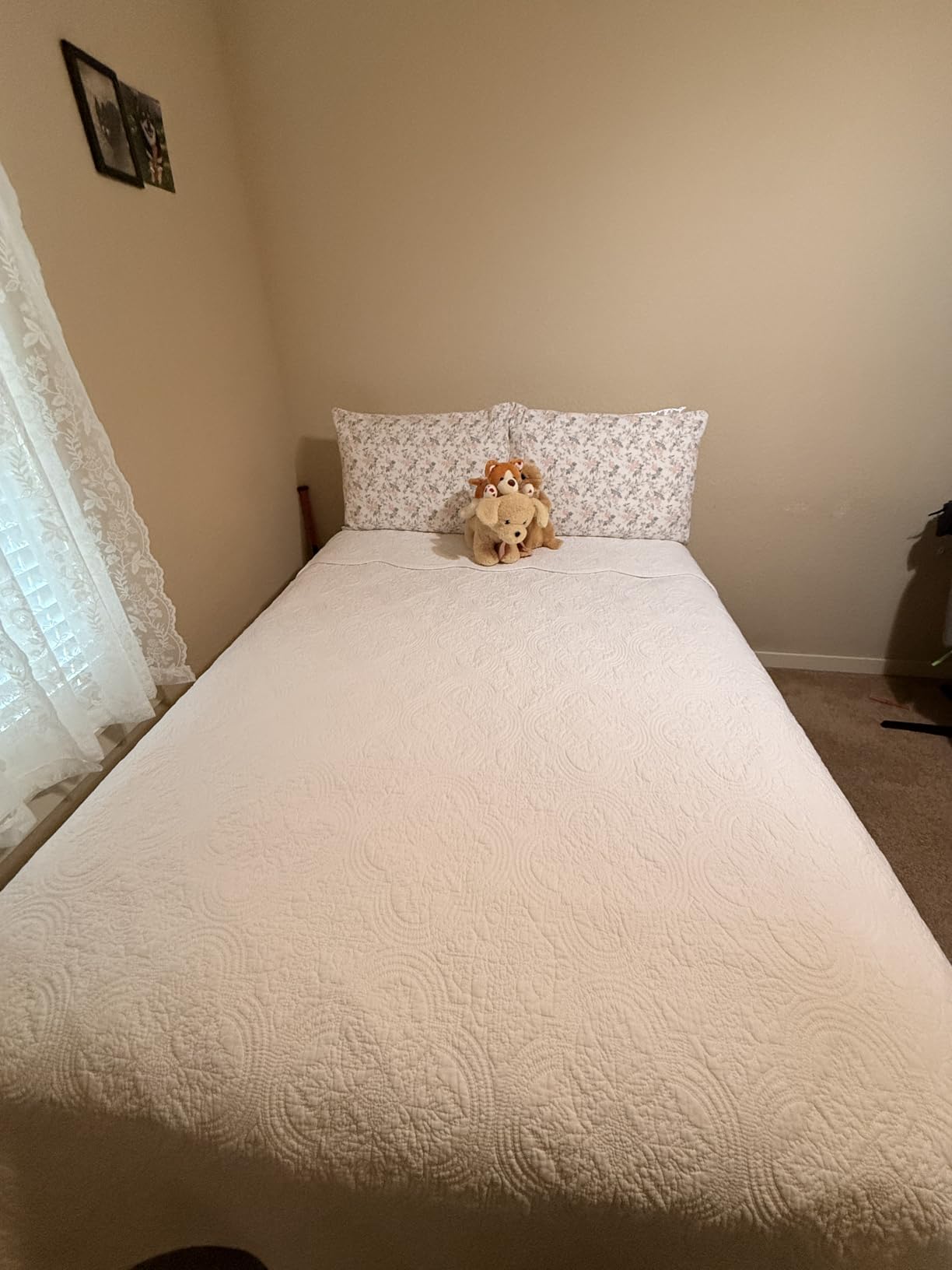 Cozy Line Home Fashions 100% Cotton Medallion Off White Matelasse Embossed Bedding Quilt Set, Reversible Lightweight Bedspread, Coverlet for All Season (Blantyre - Ivory, Queen - 3 piece) customer photo 1