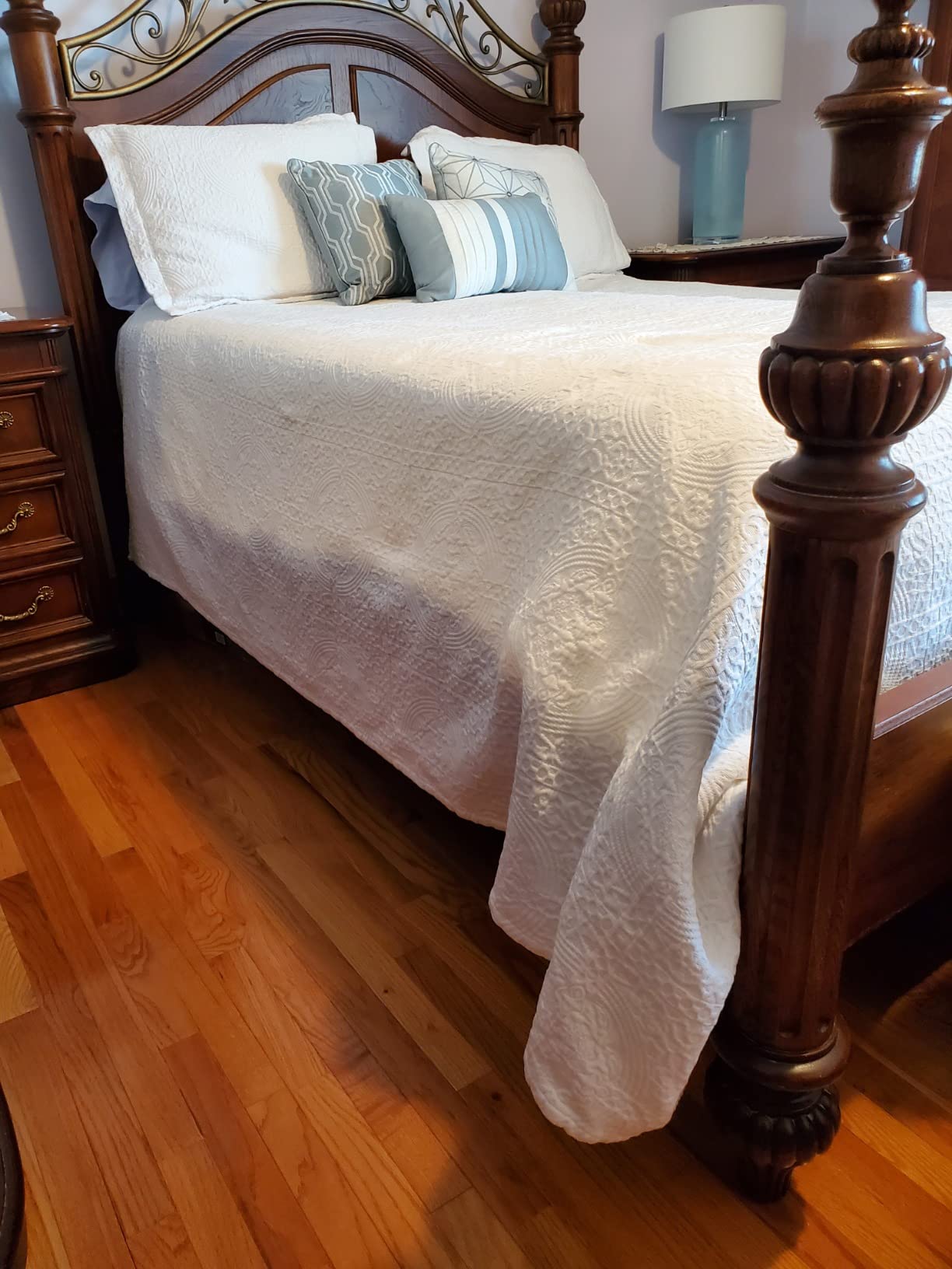 SUPERIOR Cotton Bedspread, Jacquard Woven Matelasse Bedding, King, Ivory | Oversized Midweight, Breathable Airy Blanket Coverlet, Home Bed Décor, Decorative Textured Fleur De Lis Bedspread 3 Piece Set customer photo 2
