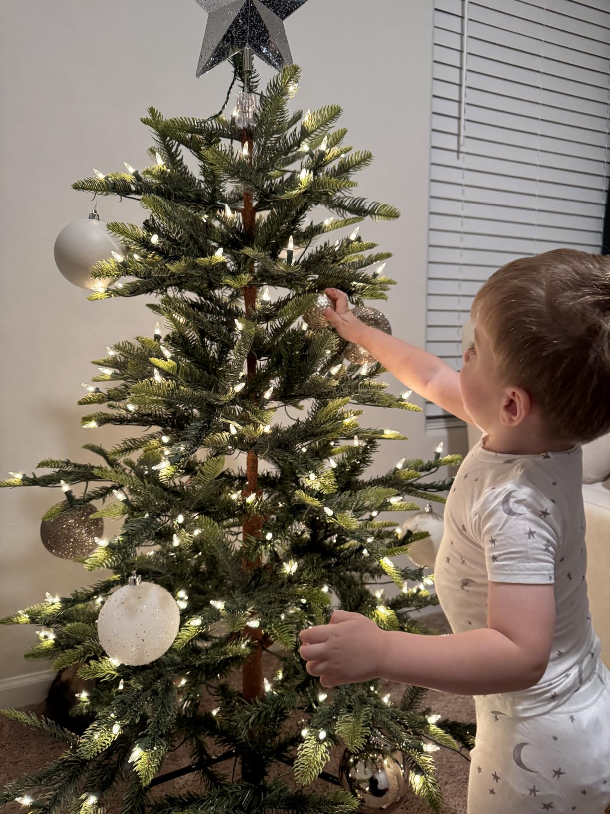Puleo International 6.5ft Pre-Lit Aspen Fir Artificial Christmas Tree with 500 Clear Lights, 903 Realistic Dense Branch Tips, Easy Setup Artificial Trees with Sturdy Metal Stand customer photo 2