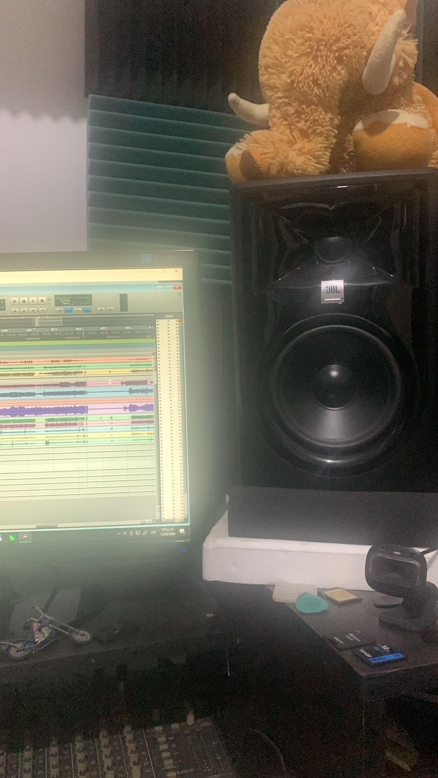 JBL Professional 305PMkII 5-Inch 2-Way Powered, Active Monitor Speaker for Near Field Music Production, Studio Monitor customer photo 1