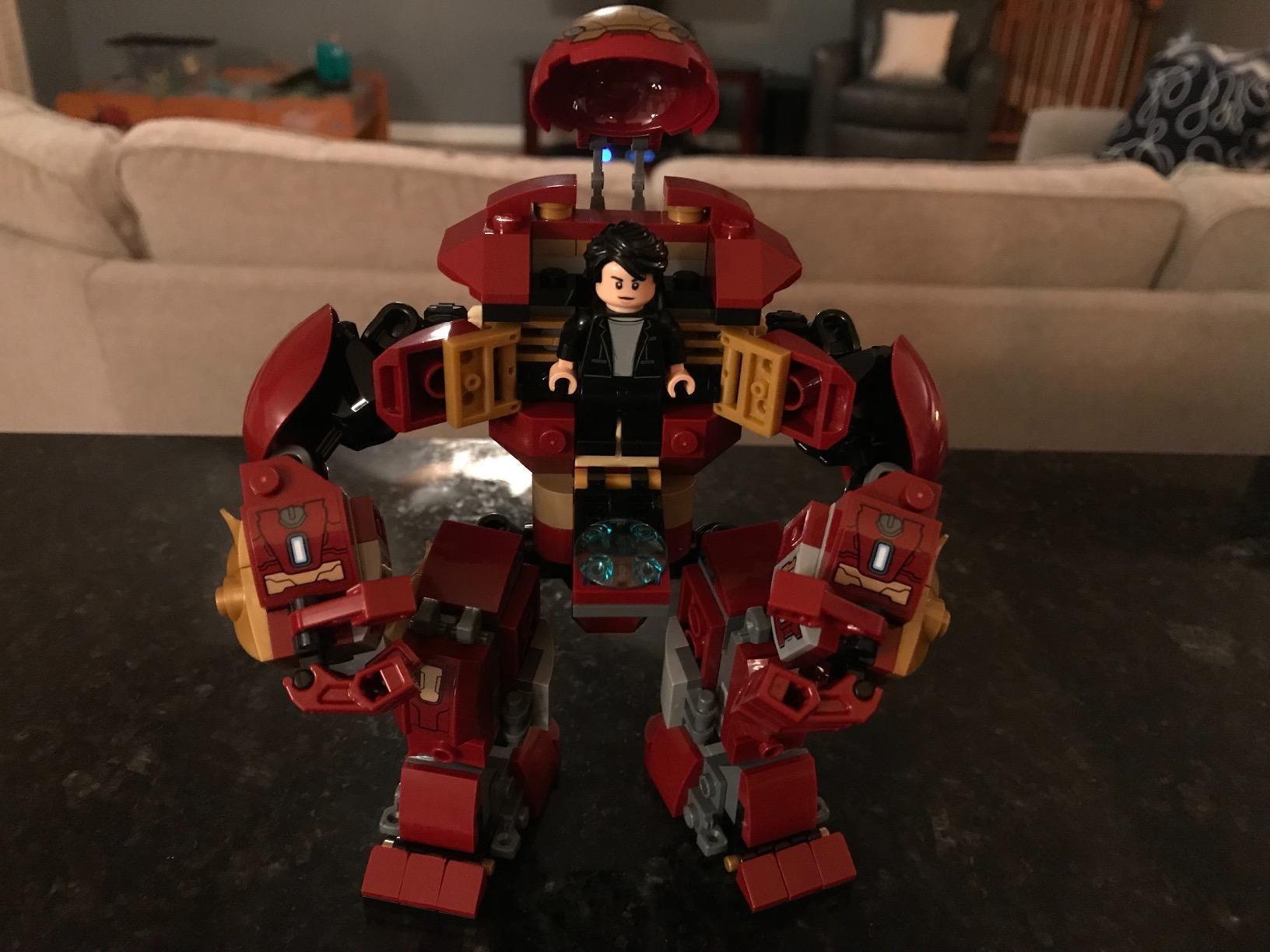 LEGO Marvel Super Heroes Avengers: Infinity War The Hulkbuster Smash-Up 76104 Building Kit features Proxima Midnight, Outrider, and Bruce Banner figures (375 Pieces) customer photo 1