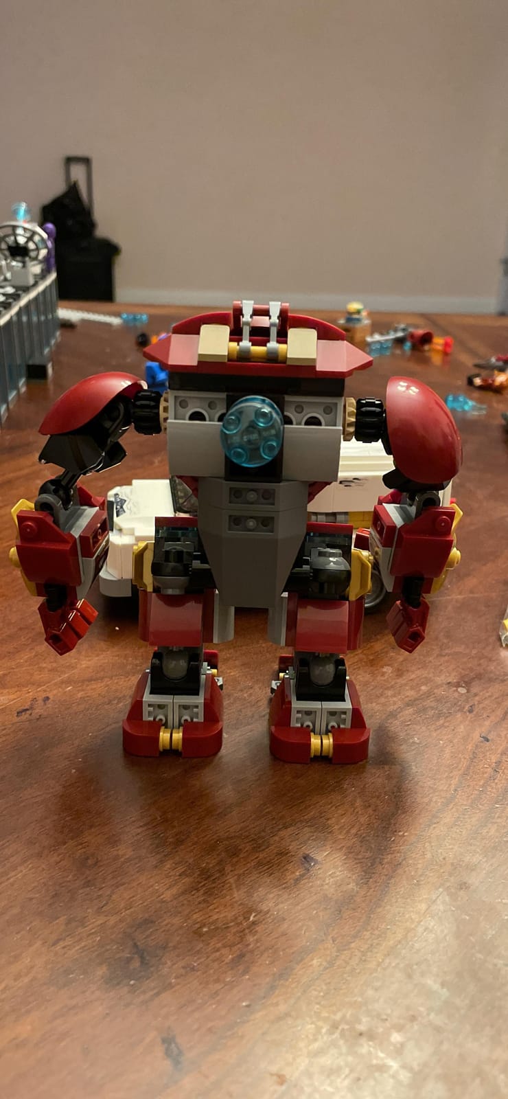LEGO Marvel Super Heroes Avengers: Infinity War The Hulkbuster Smash-Up 76104 Building Kit features Proxima Midnight, Outrider, and Bruce Banner figures (375 Pieces) customer photo 2