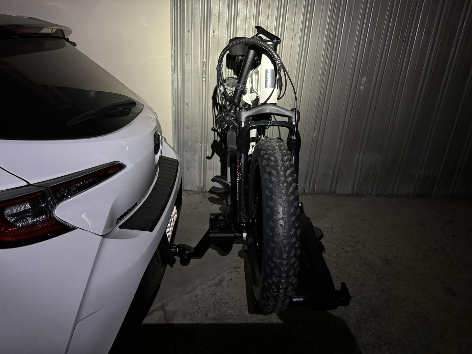 Thule EasyFold XT 2 Hitch Bike Rack - E-Bike Compatible - Fits 2