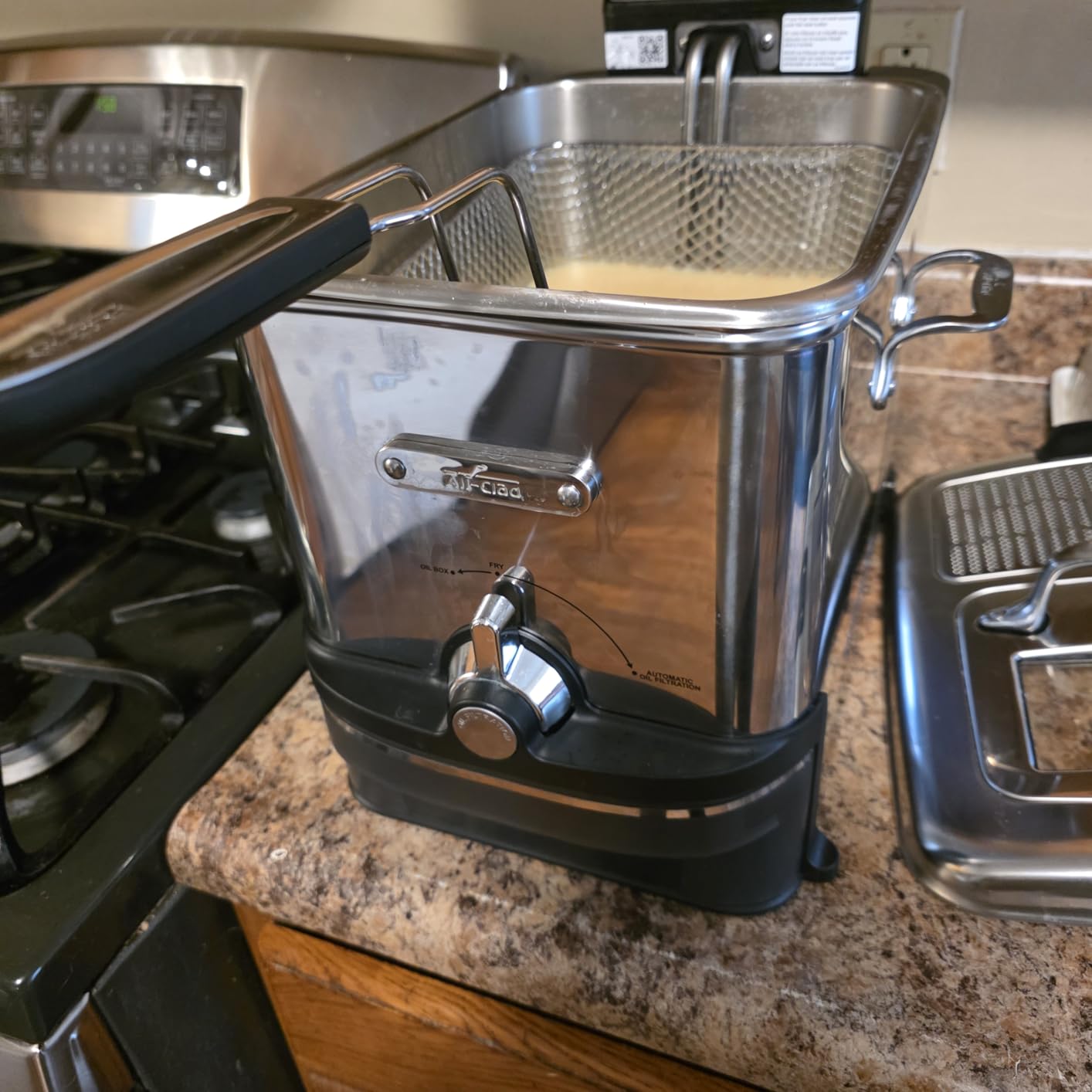 All-Clad Electric Deep Fryer with Basket and Lid, Stainless Steel Deep Fryer for Home Use, 1700W, Dishwasher Safe customer photo 1