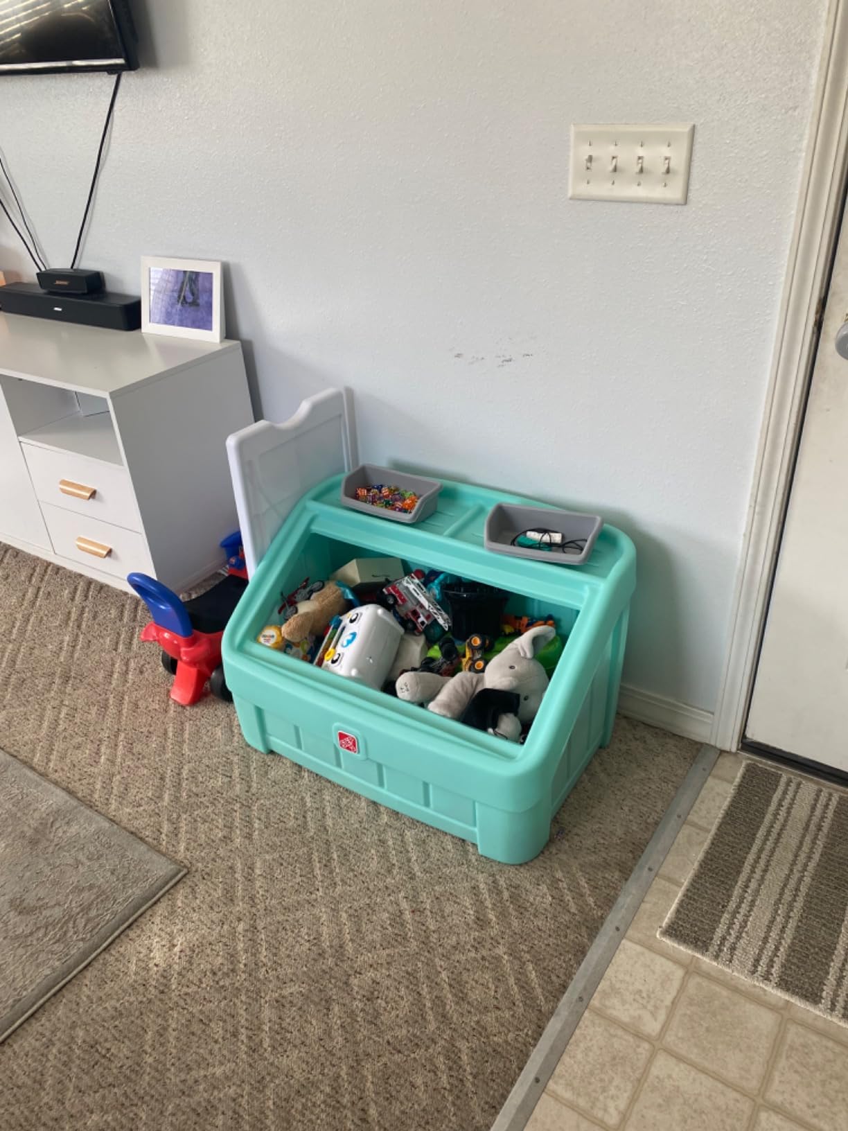Step2 2-in-1 Toy Box & Art Lid, Kids Toy Storage Bin & Organizer, Easel & Chest in One, Made of Durable Plastic, For Toddlers 2+ Years Old, Gray customer photo 2