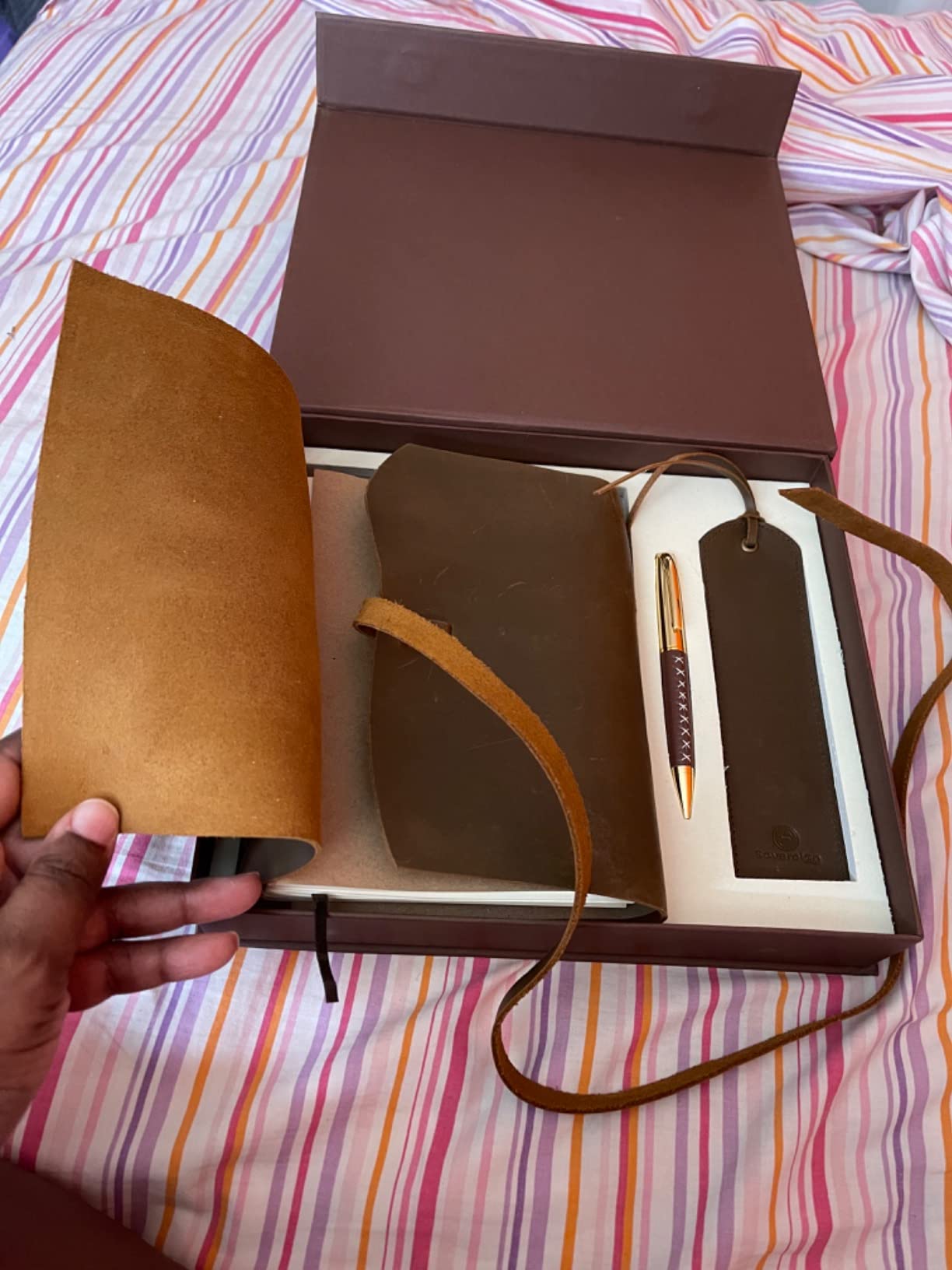 Leather Bound Journal for Men and Women, Handmade Gift Set with Genuine Leather Bookmark and Stylish Pen, Vintage and Classic, Notebook, Sketchbook, Planner, Journal and Diary (300 Pages) customer photo 1