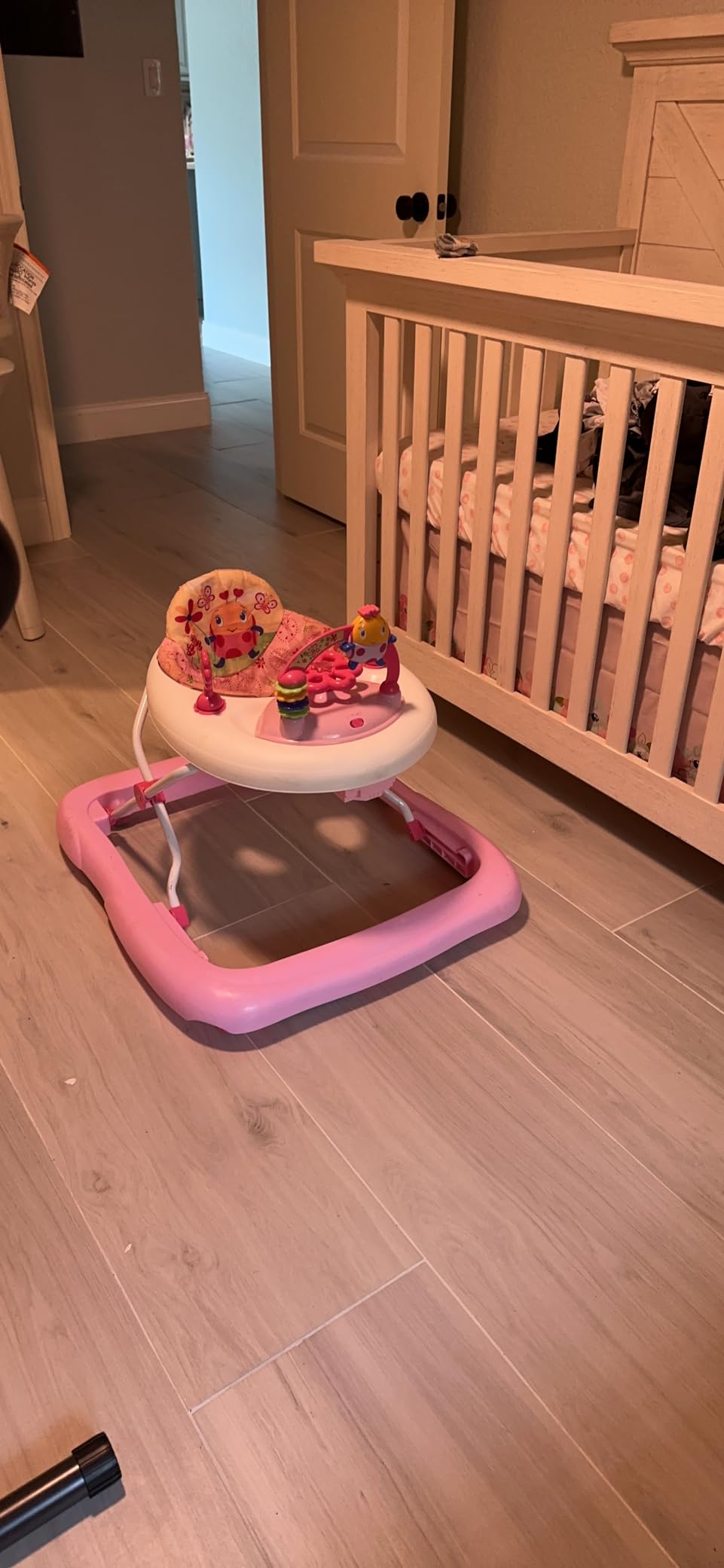 Bright Starts Giggling Safari Walker with Easy Fold Frame for Storage, Ages 6 Months + customer photo 2