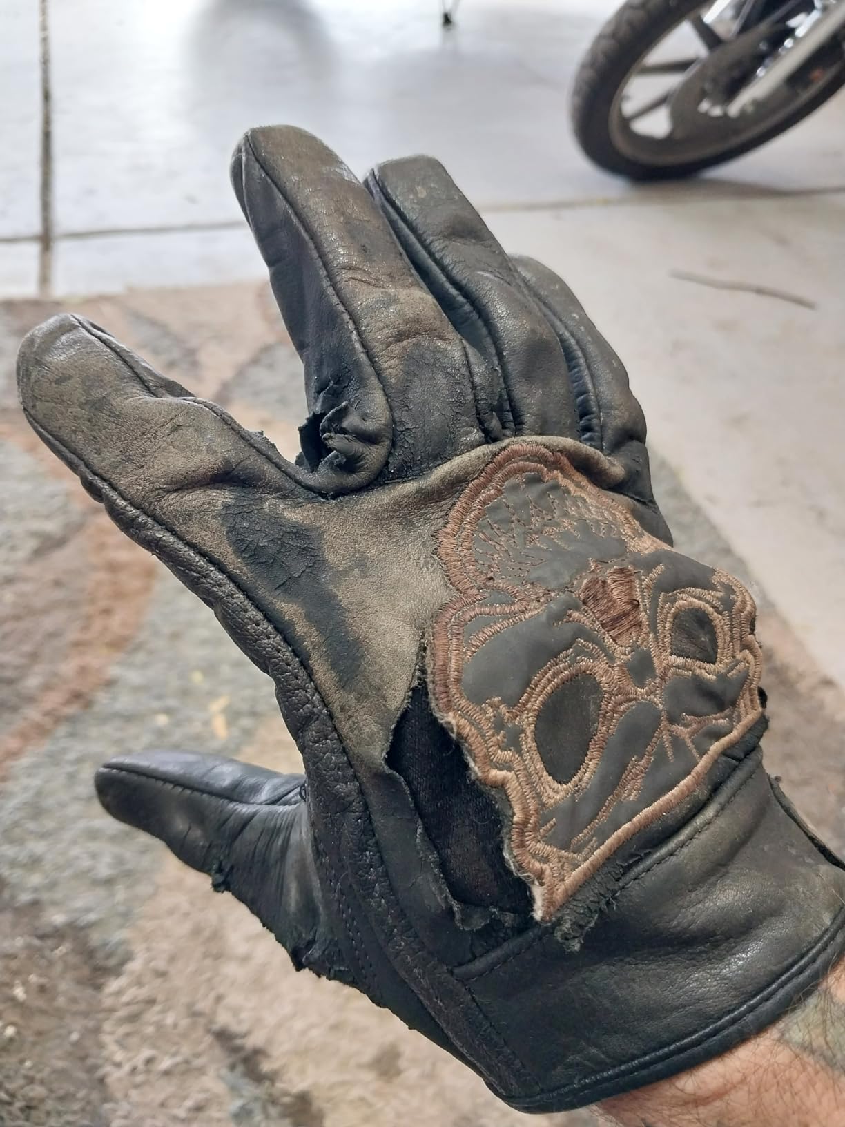 Milwaukee Leather Men's Black Leather 'Reflective Skull' Motorcycle Hand Gloves W/Gel Padded Palm MG7570 customer photo 1