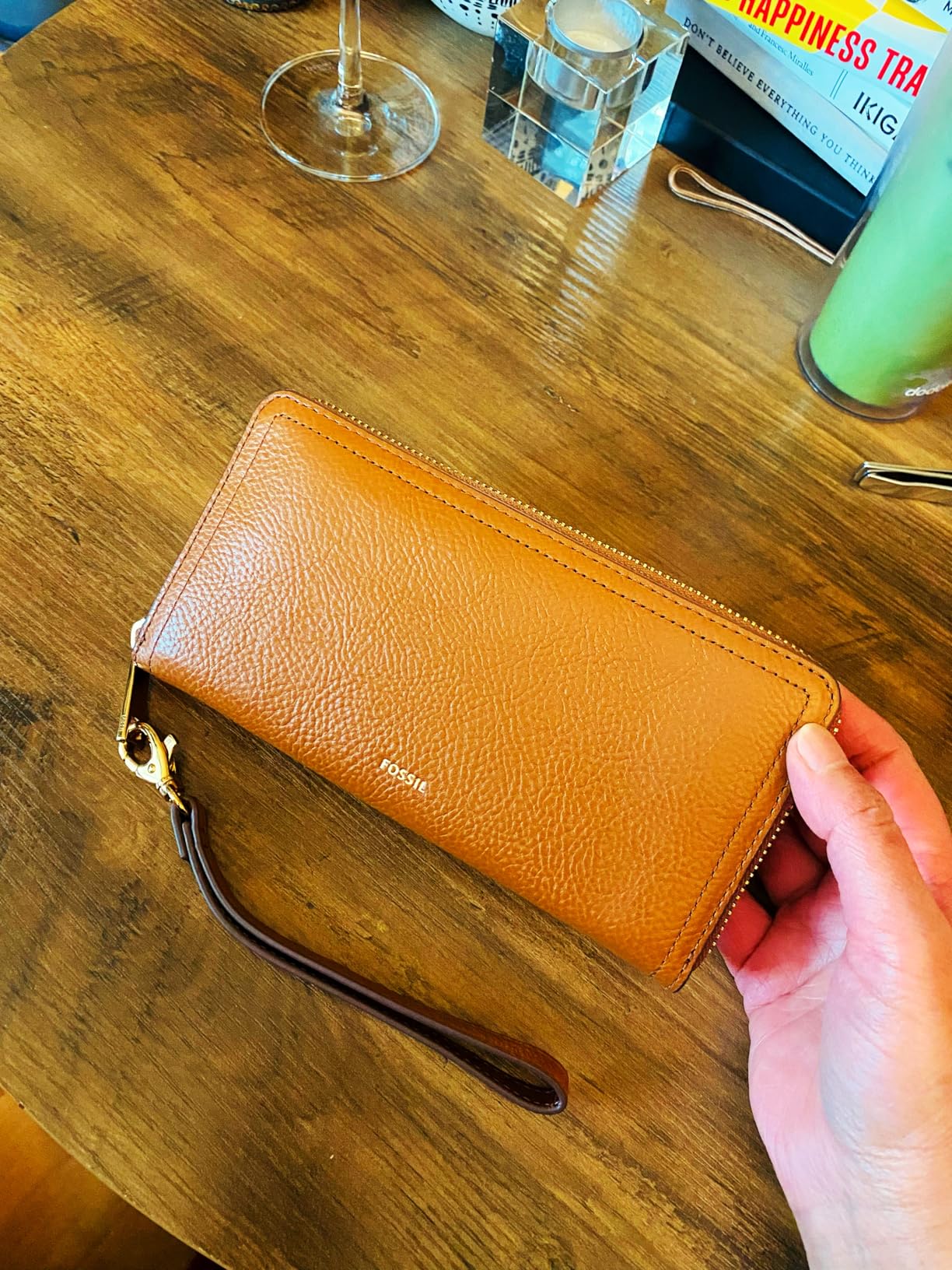 Fossil Women's Logan Leather RFID-Blocking Zip Around Clutch Wallet with Wristlet Strap for Women customer photo 1
