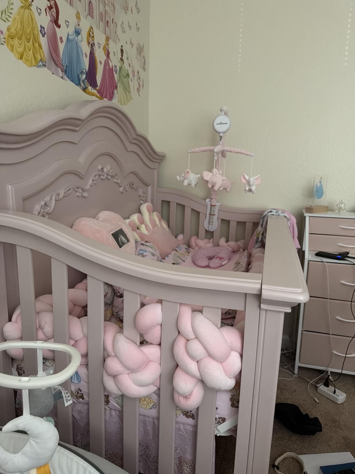 Evolur Aurora 5-in-1 Convertible Full Size Baby Crib, Frost White | Wooden Nursery, 3-Position Mattress Support, Converts to Toddler, Day and Full Size Bed, Queen Anne Feet, BSA Verified customer photo 1