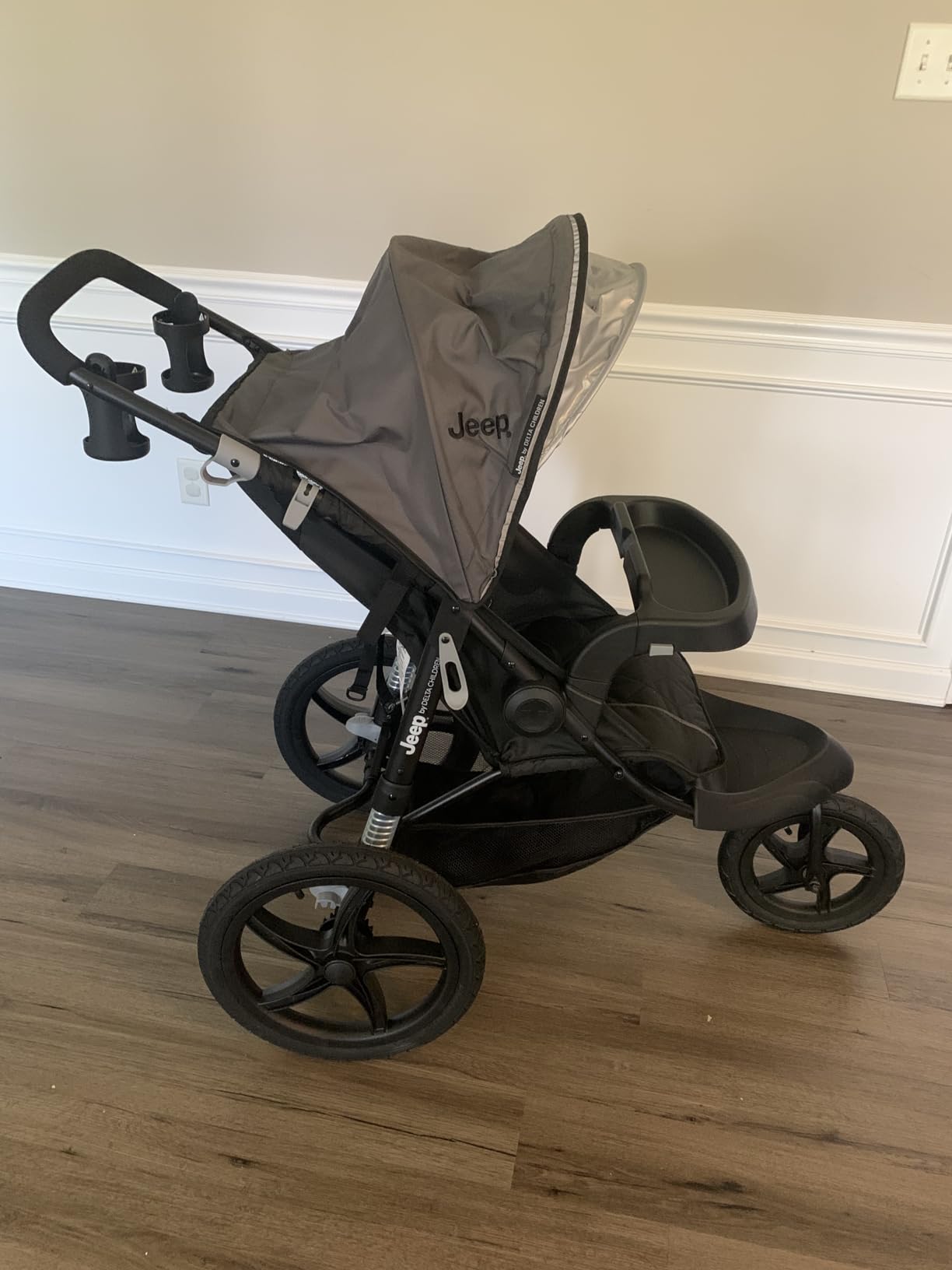 Jeep Classic Jogging Stroller by Delta Children, Grey customer photo 2