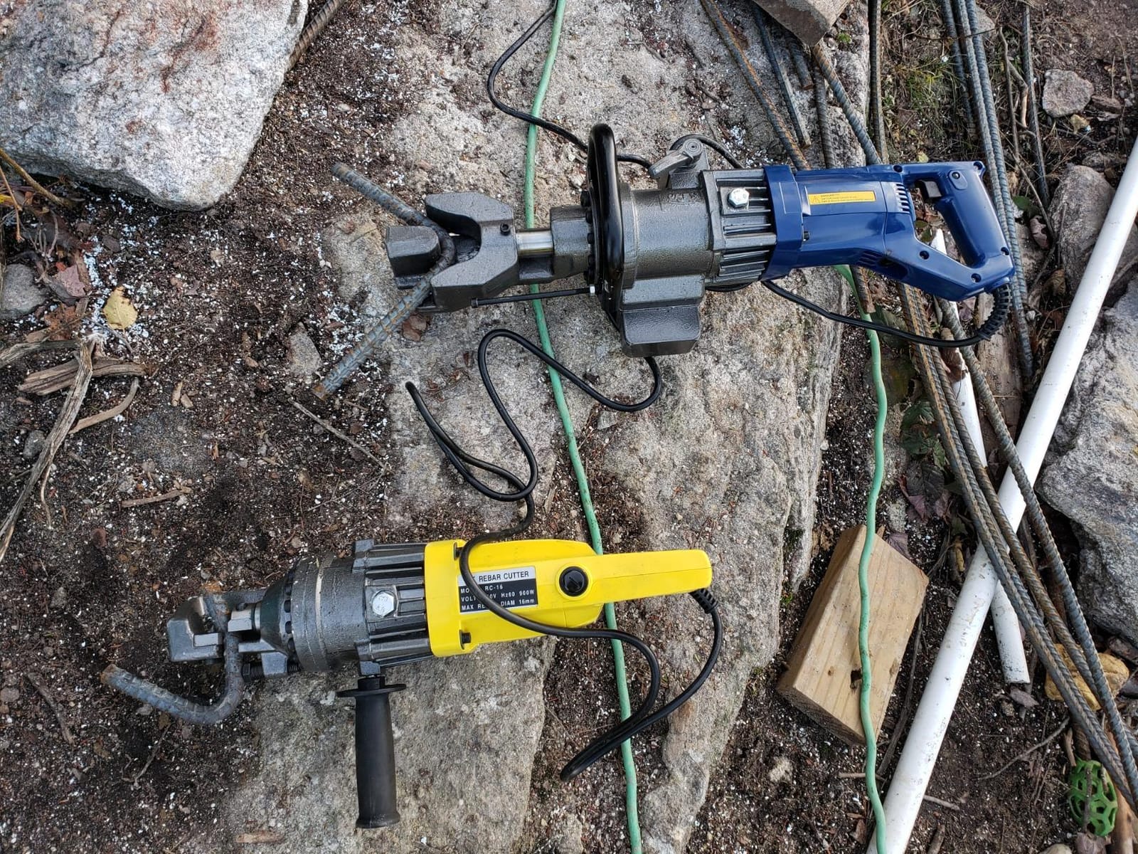 Happybuy Electric Hydraulic Rebar Bender, 900W Portable Electric Rebar Bender, Bending up to 5/8 Inch #5 4-16mm Rebar Bending Angle 0-90 Degrees, 110V, with Positioning Bolt (900W RB-16) customer photo 2