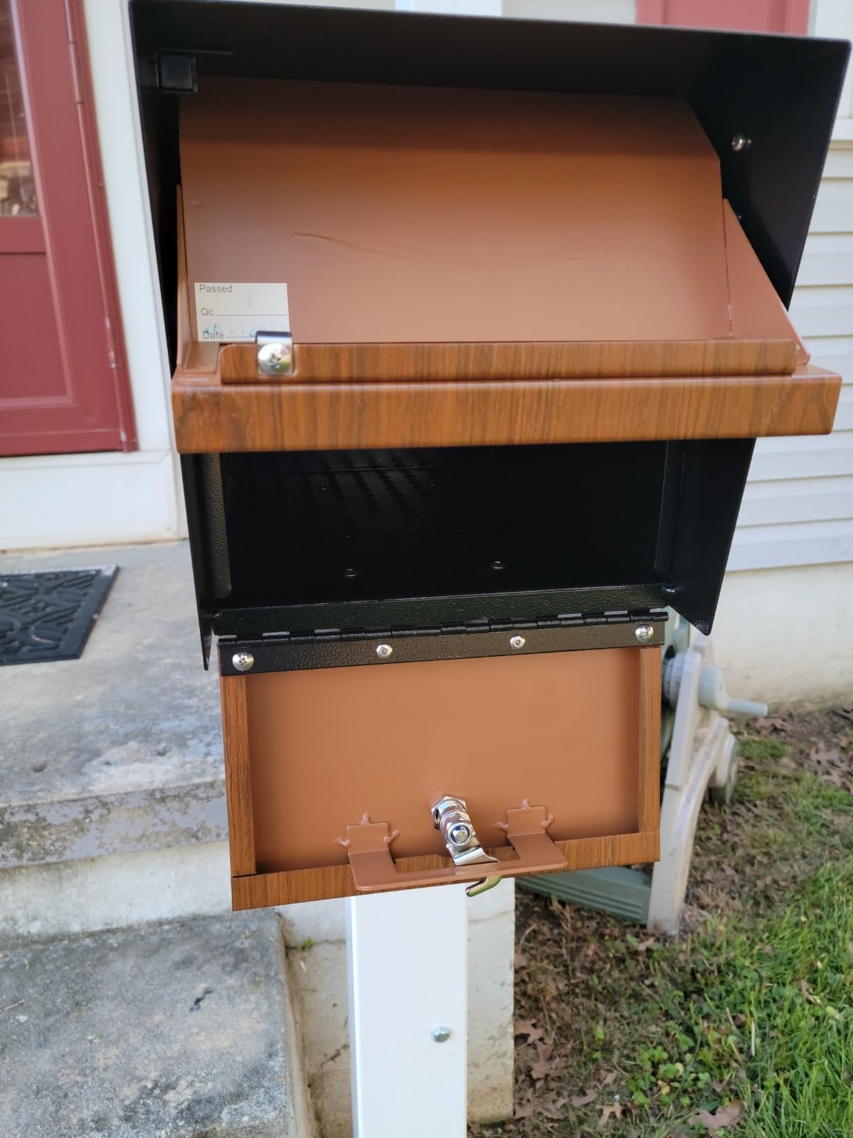 Mail Boss Curbside, Wood Grain 7510 Mail Manager Locking Security Mailbox, Steel, Black | Patented anti-pry lock, accepts small packages, compact galvanized steel curbside design, weather and vandal-resistant. customer photo 2