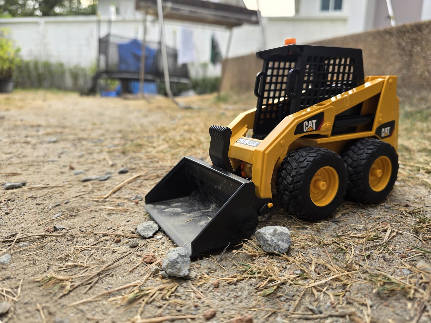 02482 Cat Skid Steer Loader, 1:16 Scale Realistic Skid Steer Toy customer photo 1