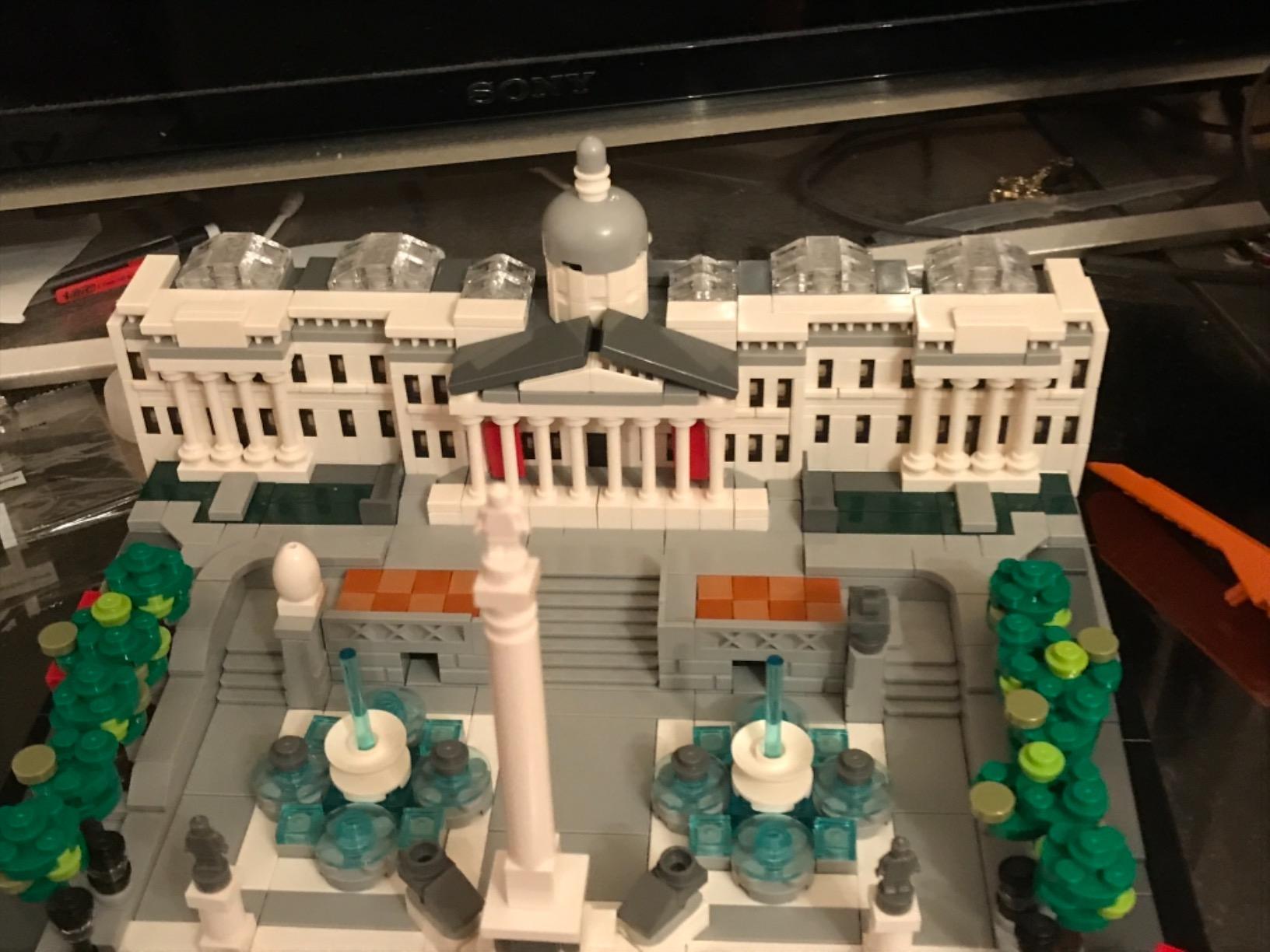 LEGO Architecture 21045 Trafalgar Square Building Kit (1197 Pieces) customer photo 1